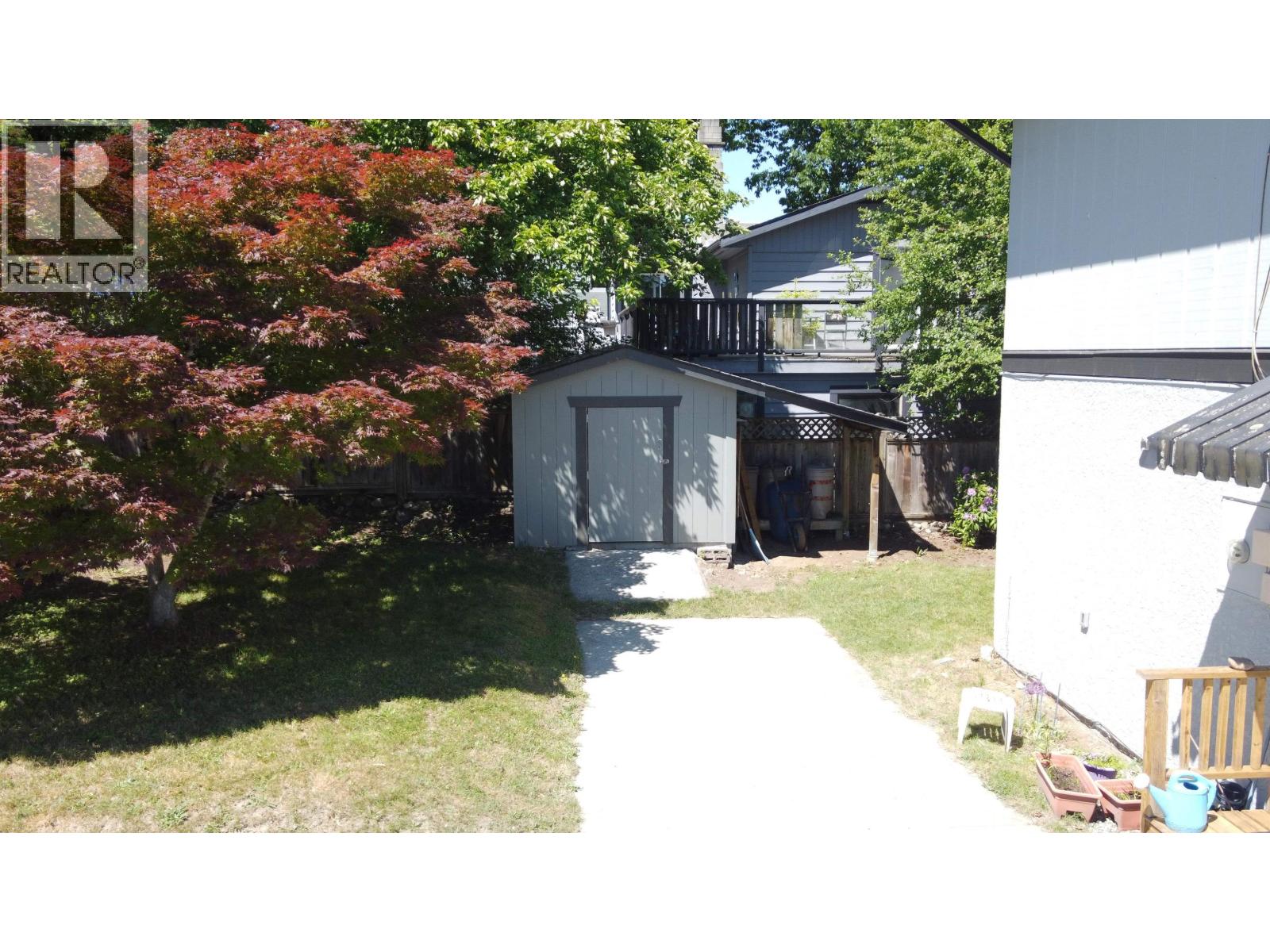 896 DAVIS ROAD, Gibsons