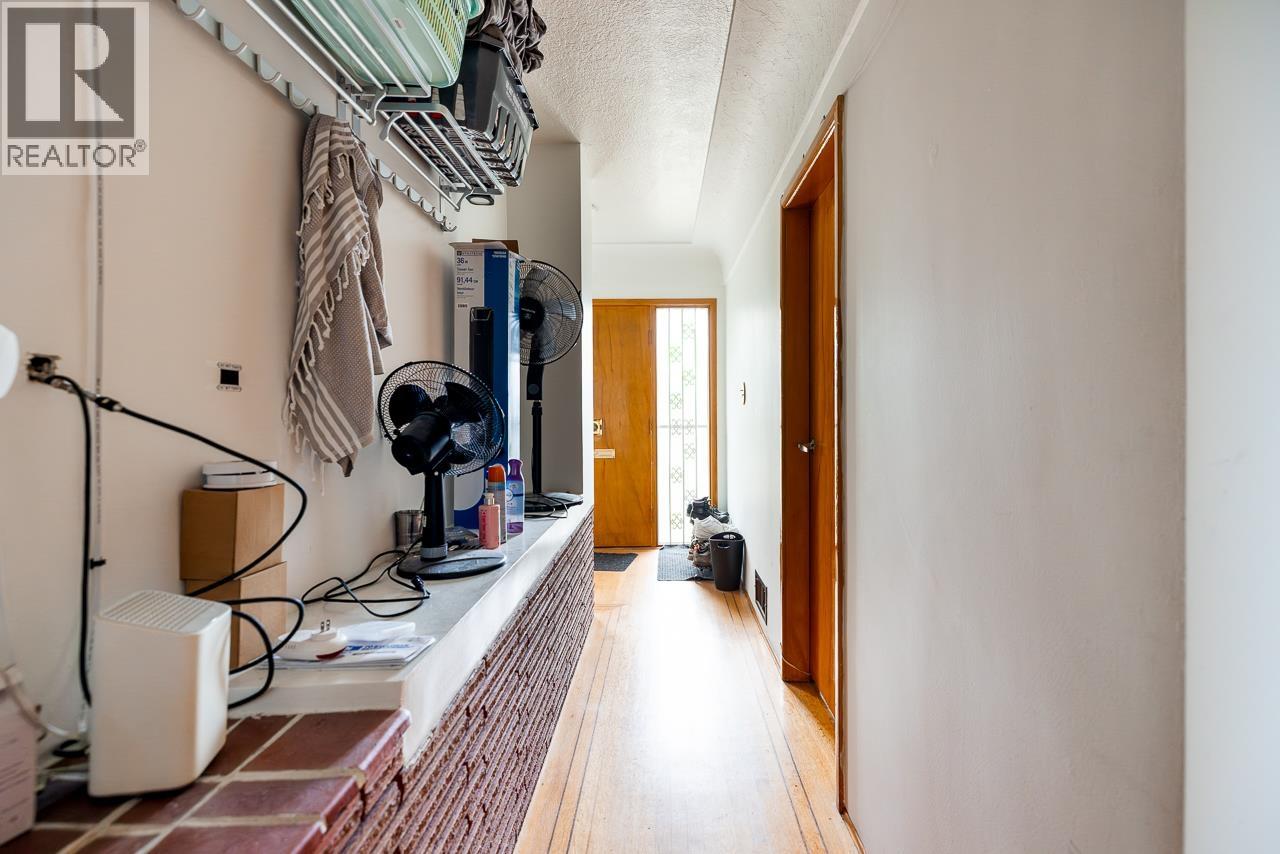 3678 E 25TH AVENUE — main photo