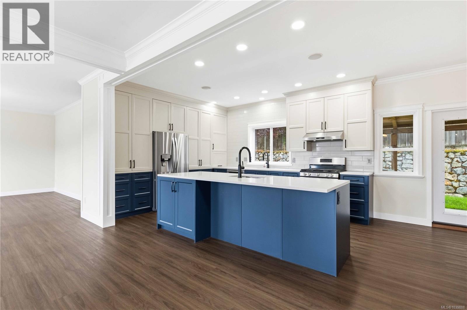  746 Bear Mountain Parkway, Langford