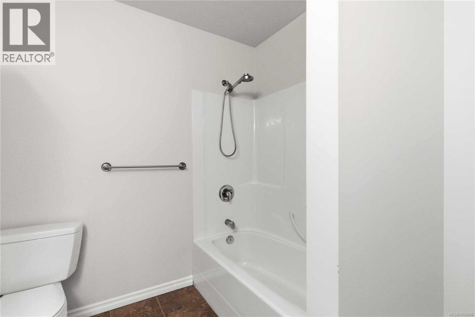  746 Bear Mountain Parkway, Langford