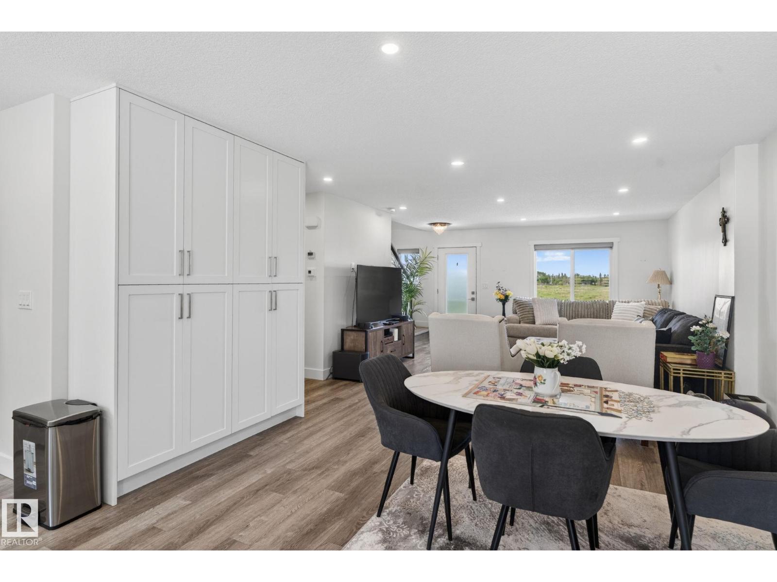 #16 9250 156 AV NW - 14