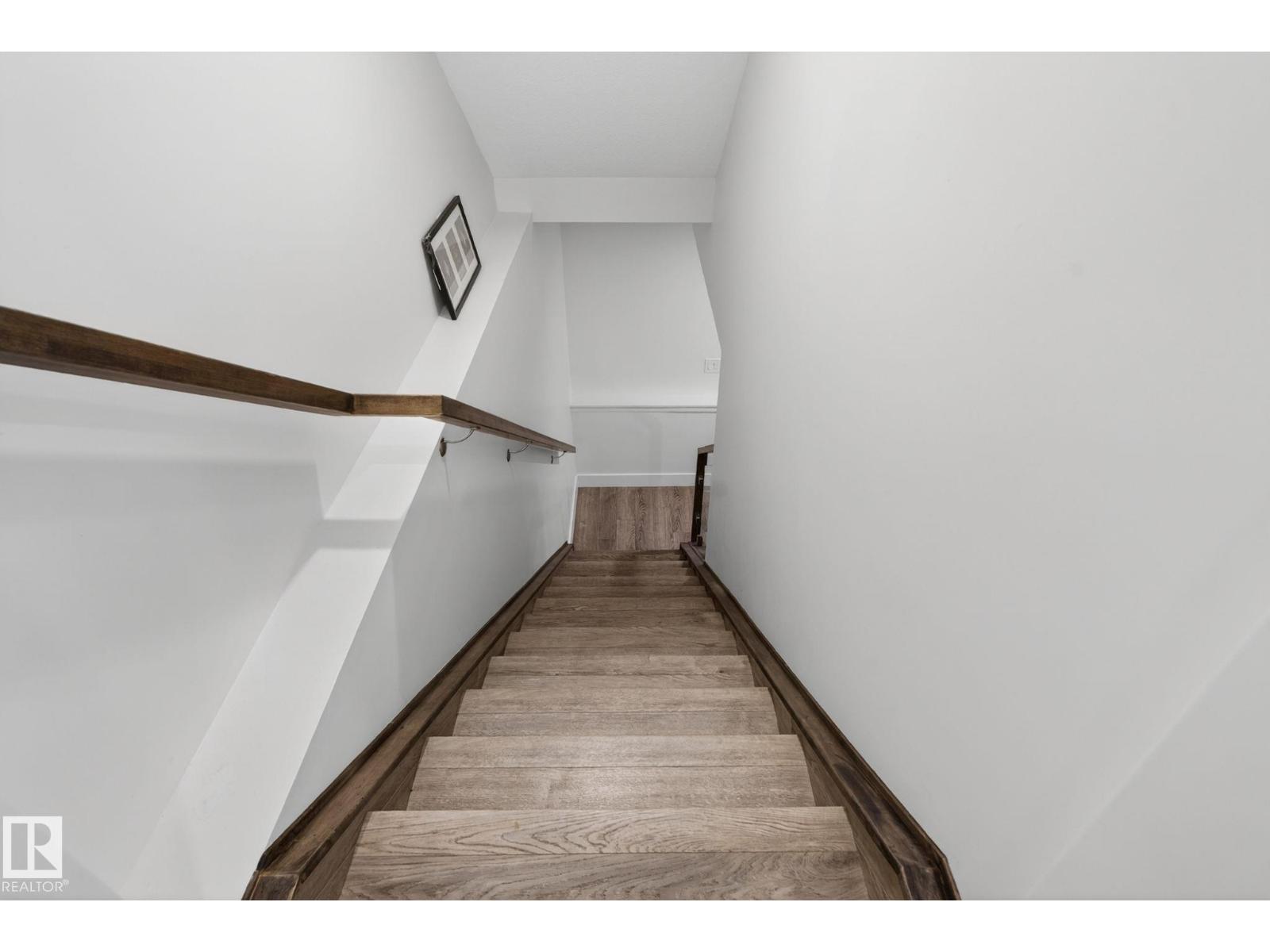 #16 9250 156 AV NW - 34