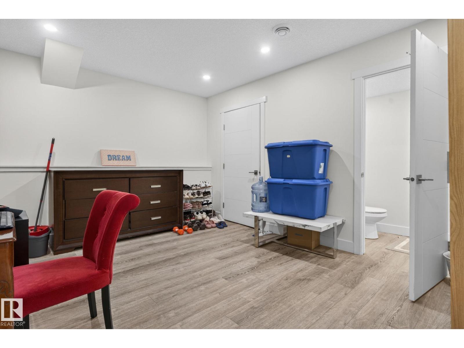 #16 9250 156 AV NW - 37