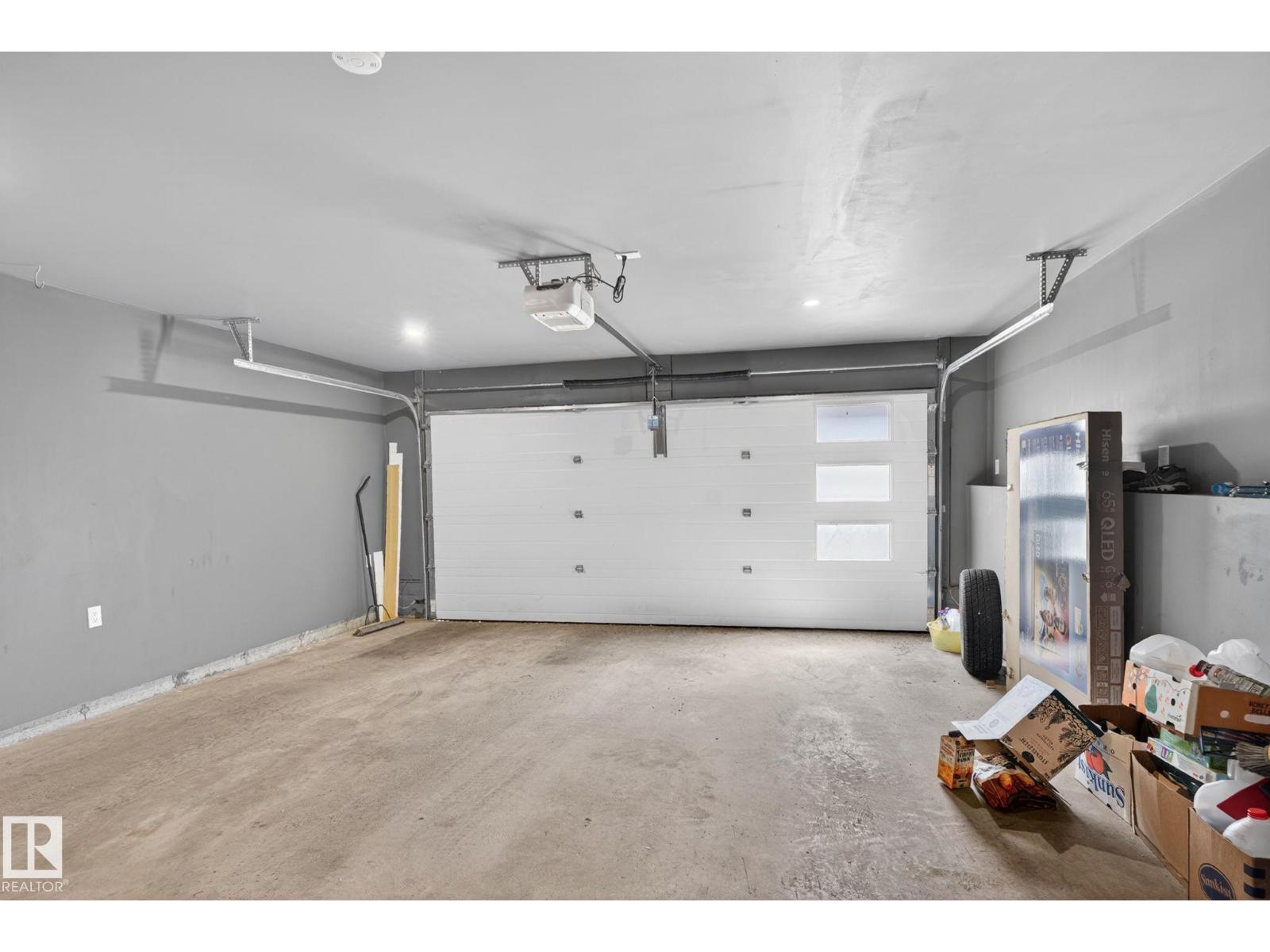 #16 9250 156 AV NW - 40