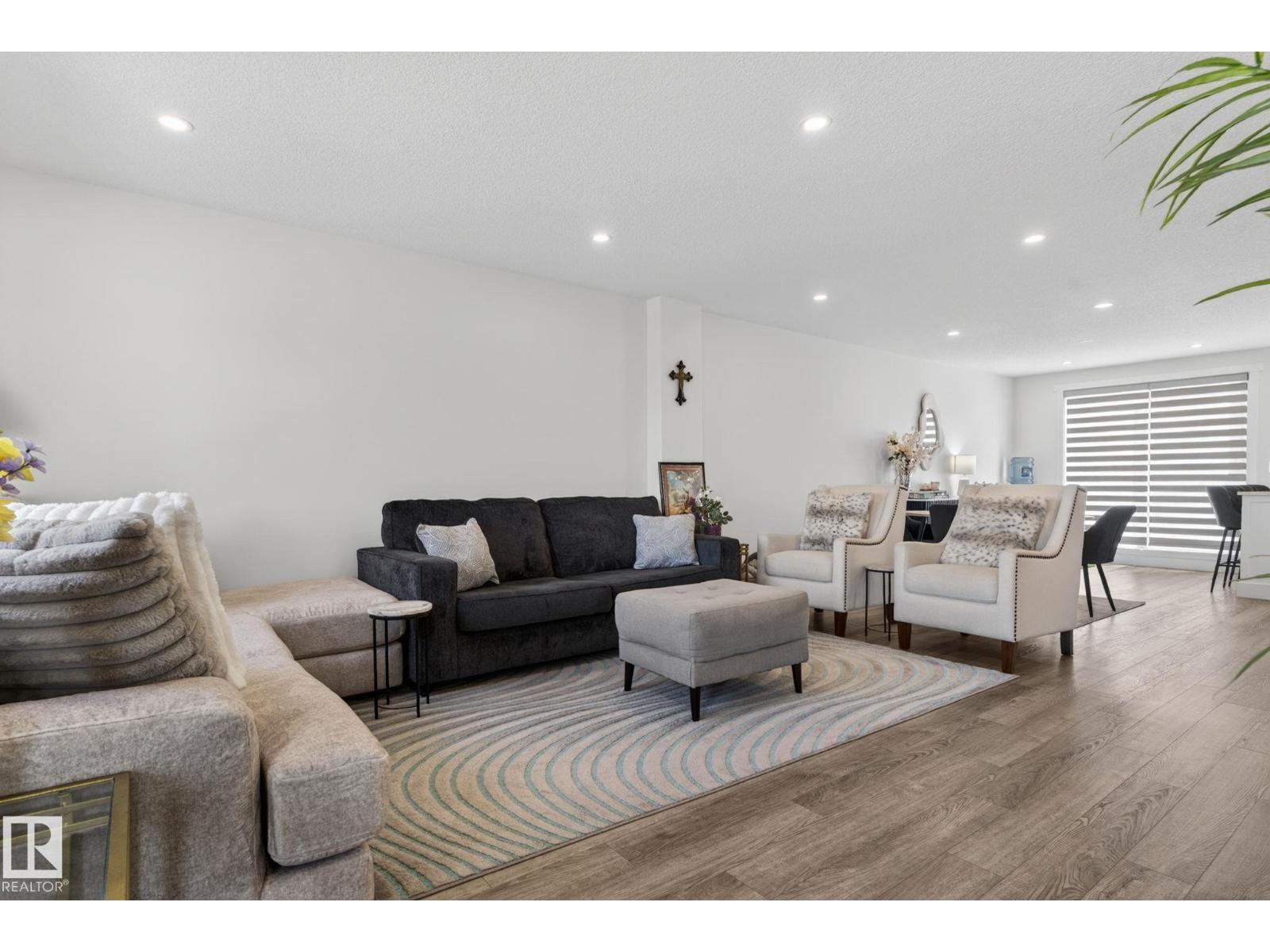 #16 9250 156 AV NW - 5