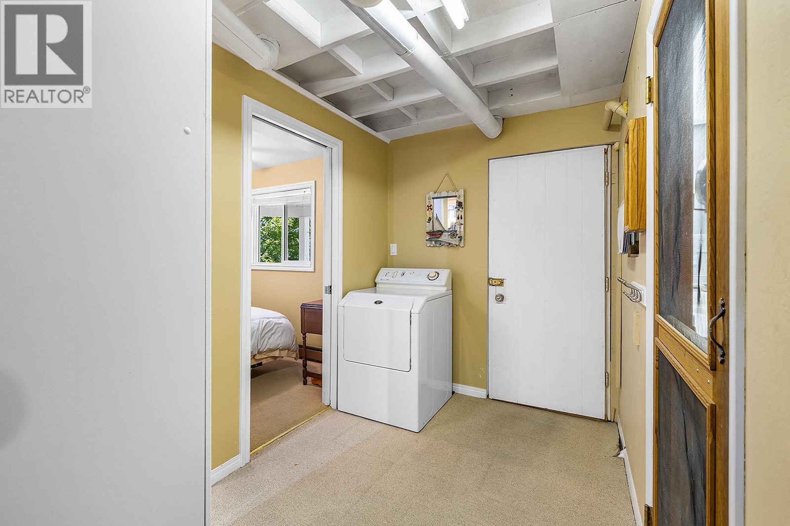 695 Lakeview Road - 37