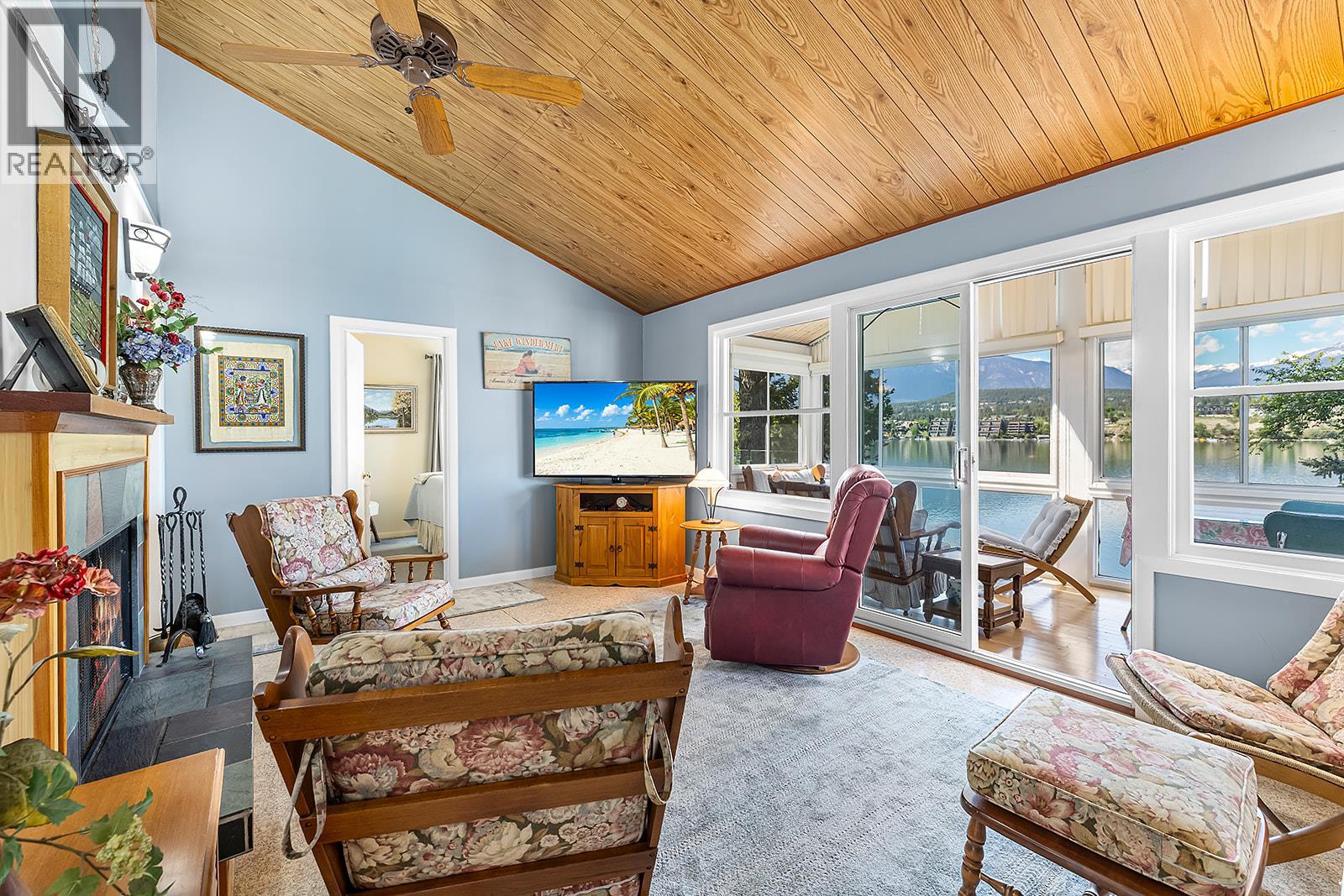 695 Lakeview Road - 17