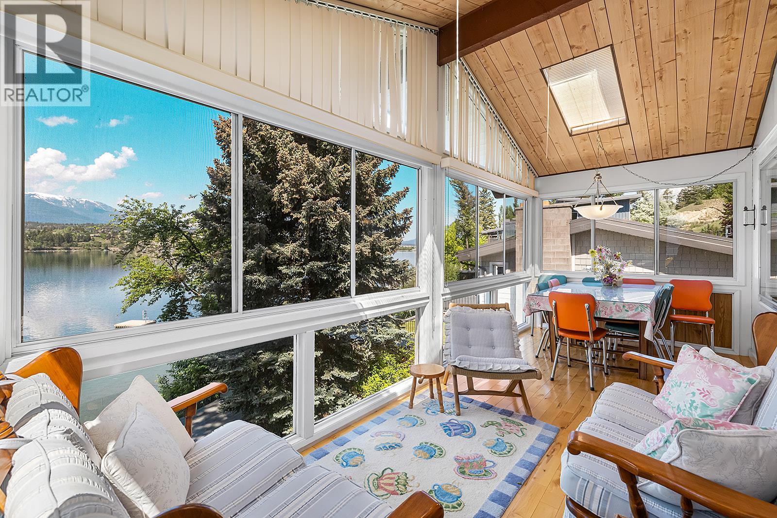 695 Lakeview Road - 23