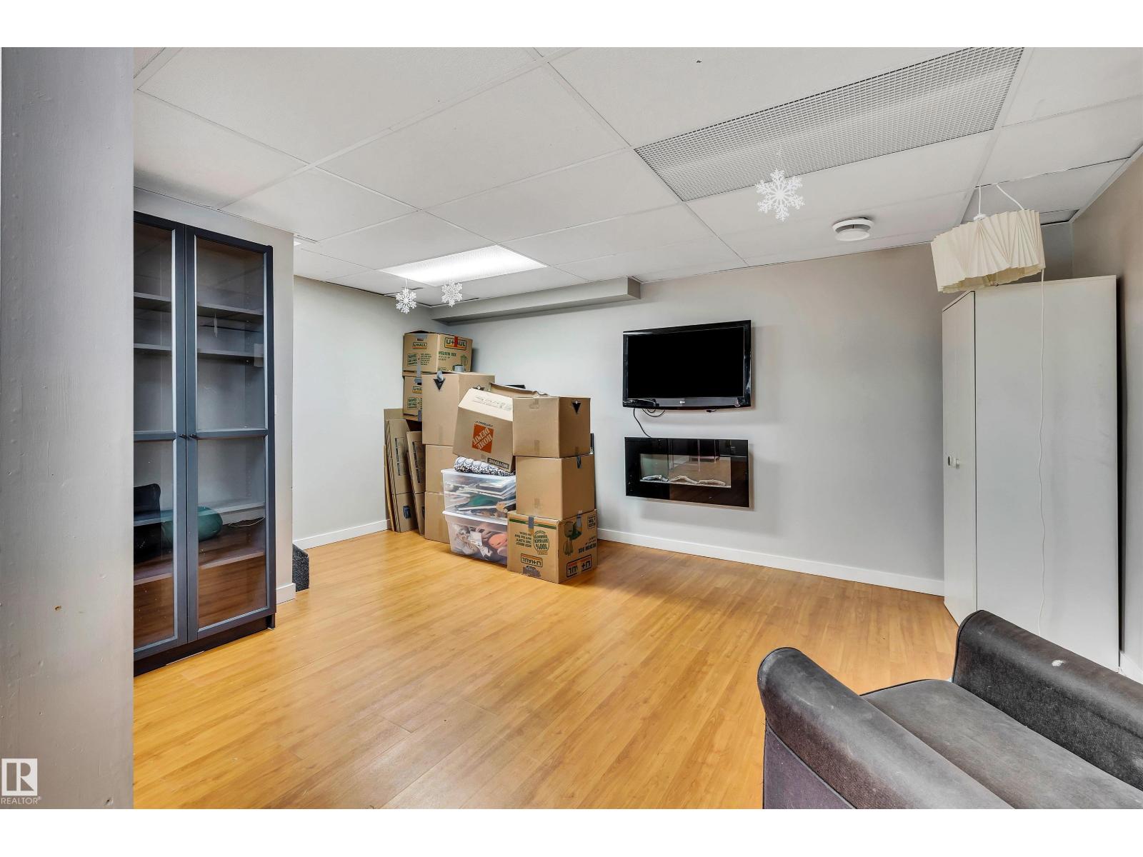 4551 33A AV NW — photo 29