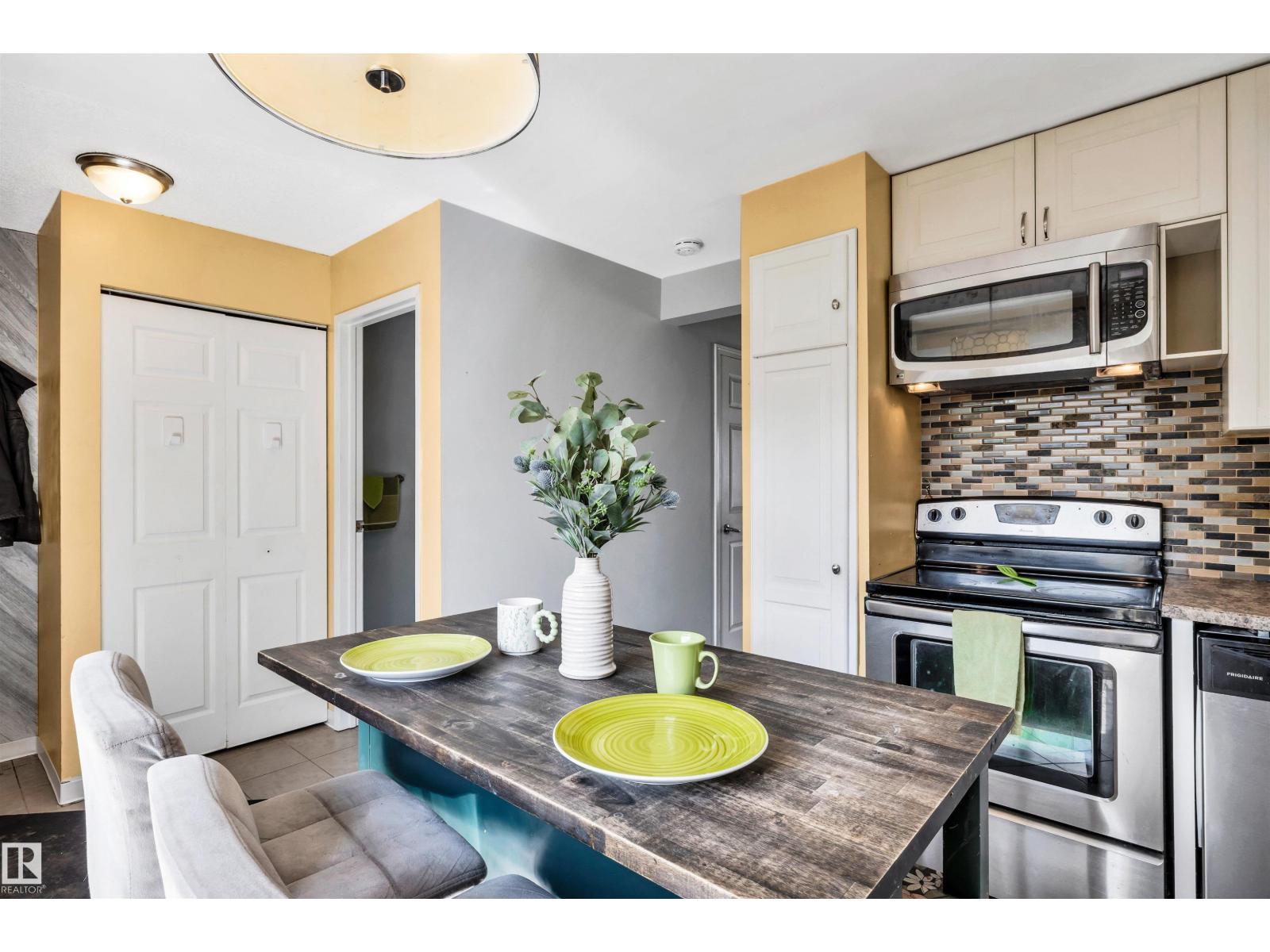 4551 33A AV NW — photo 17