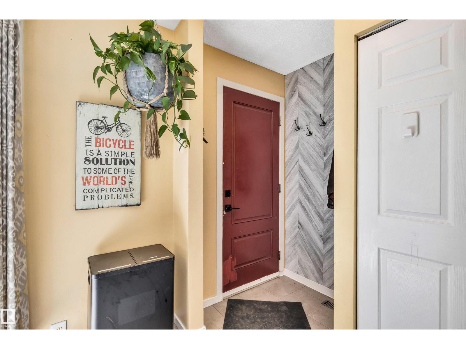 4551 33A AV NW — photo 19