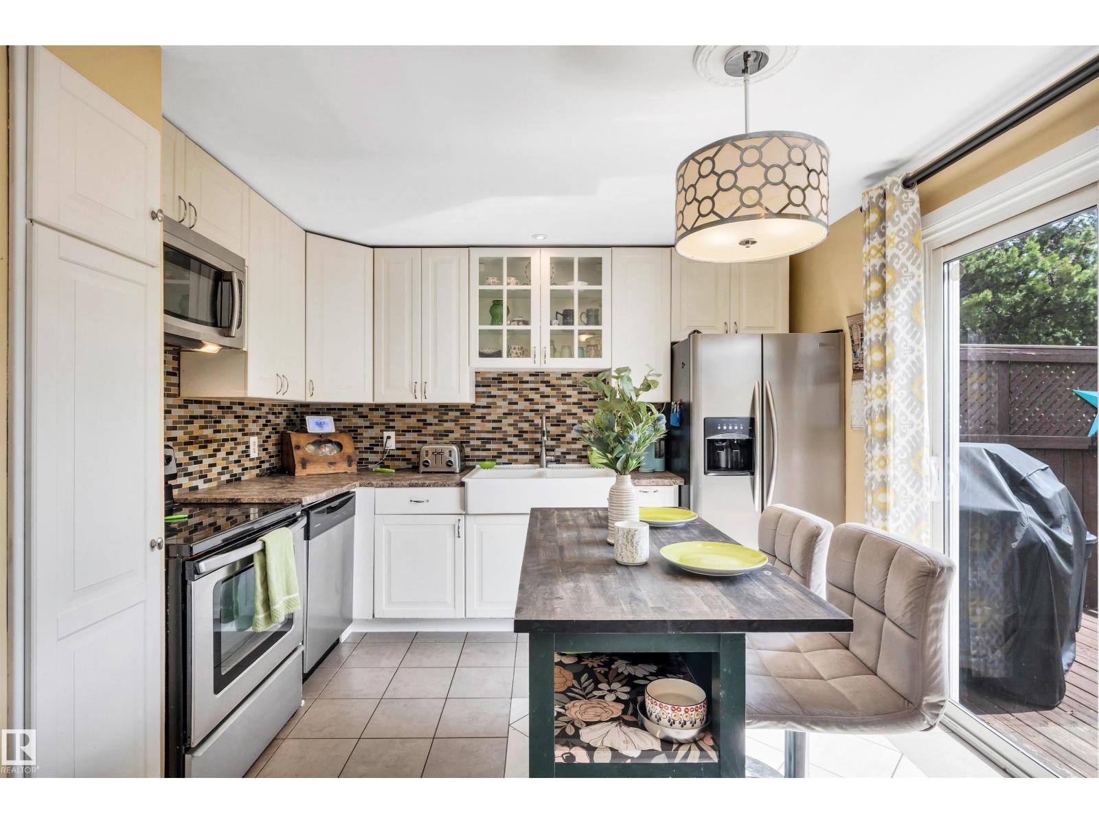 4551 33A AV NW — photo 14
