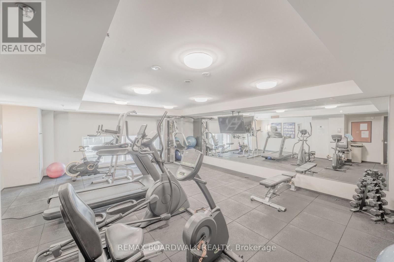 2 Bed, 2 Bath House for Sale in Ottawa – 301 – 98 RICHMOND ROAD, Ottawa – MLS# X13429174 - Image 14