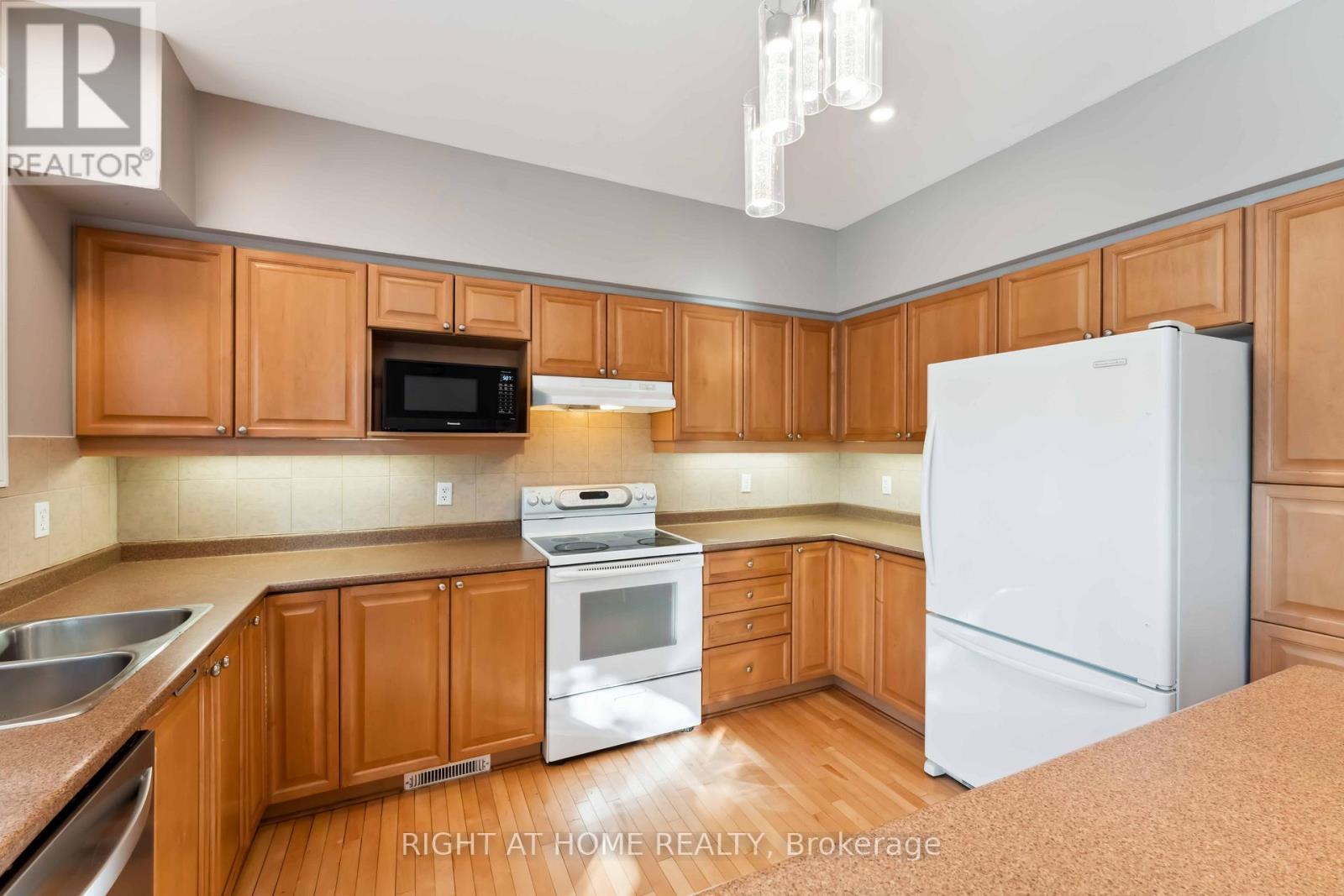 5 Bed, 4 Bath House for Rent in Ottawa – 115 WOLISTON CRESCENT, Ottawa – MLS# X13429178 - Image 8