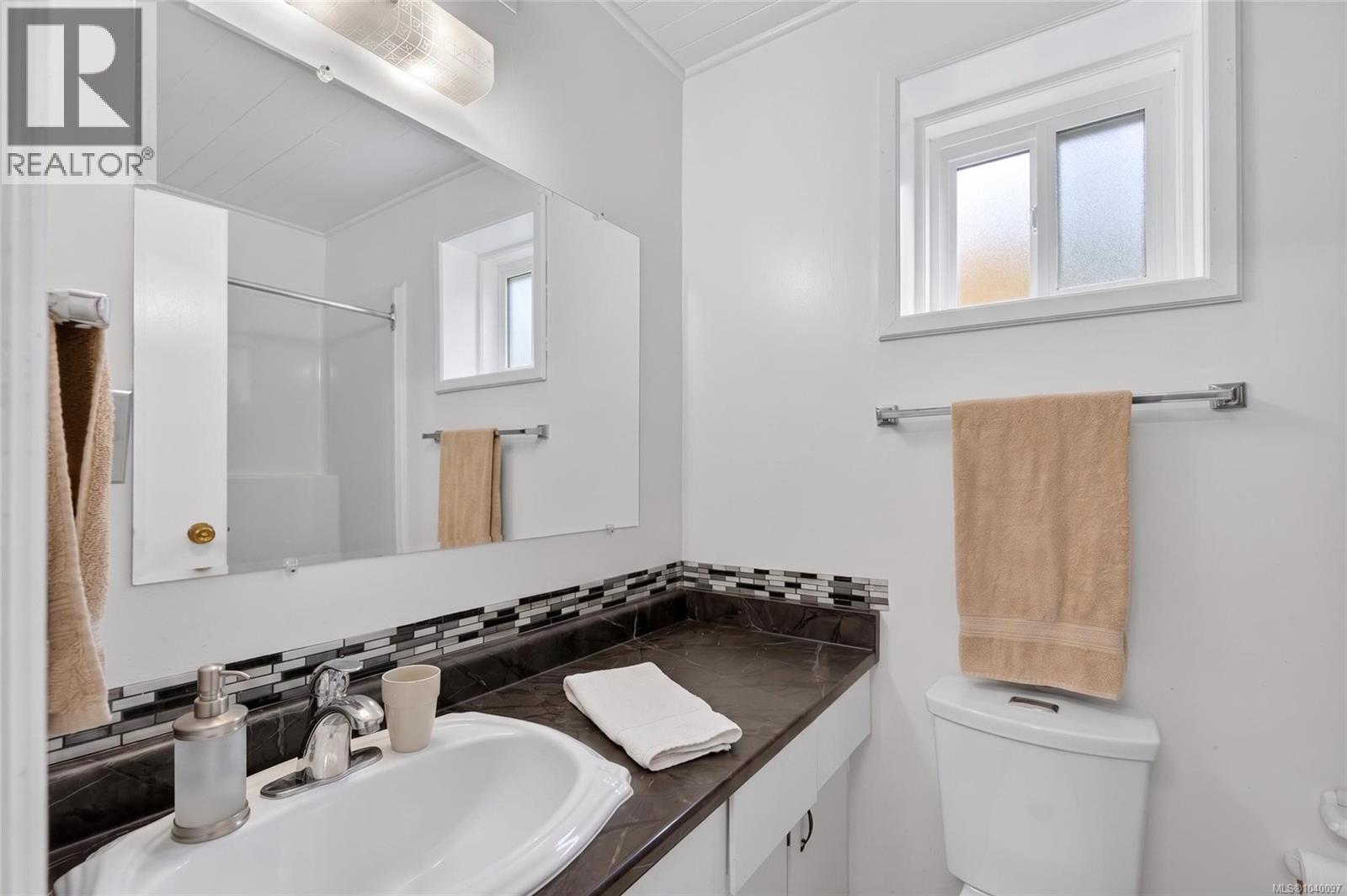 680 View Ave - 18