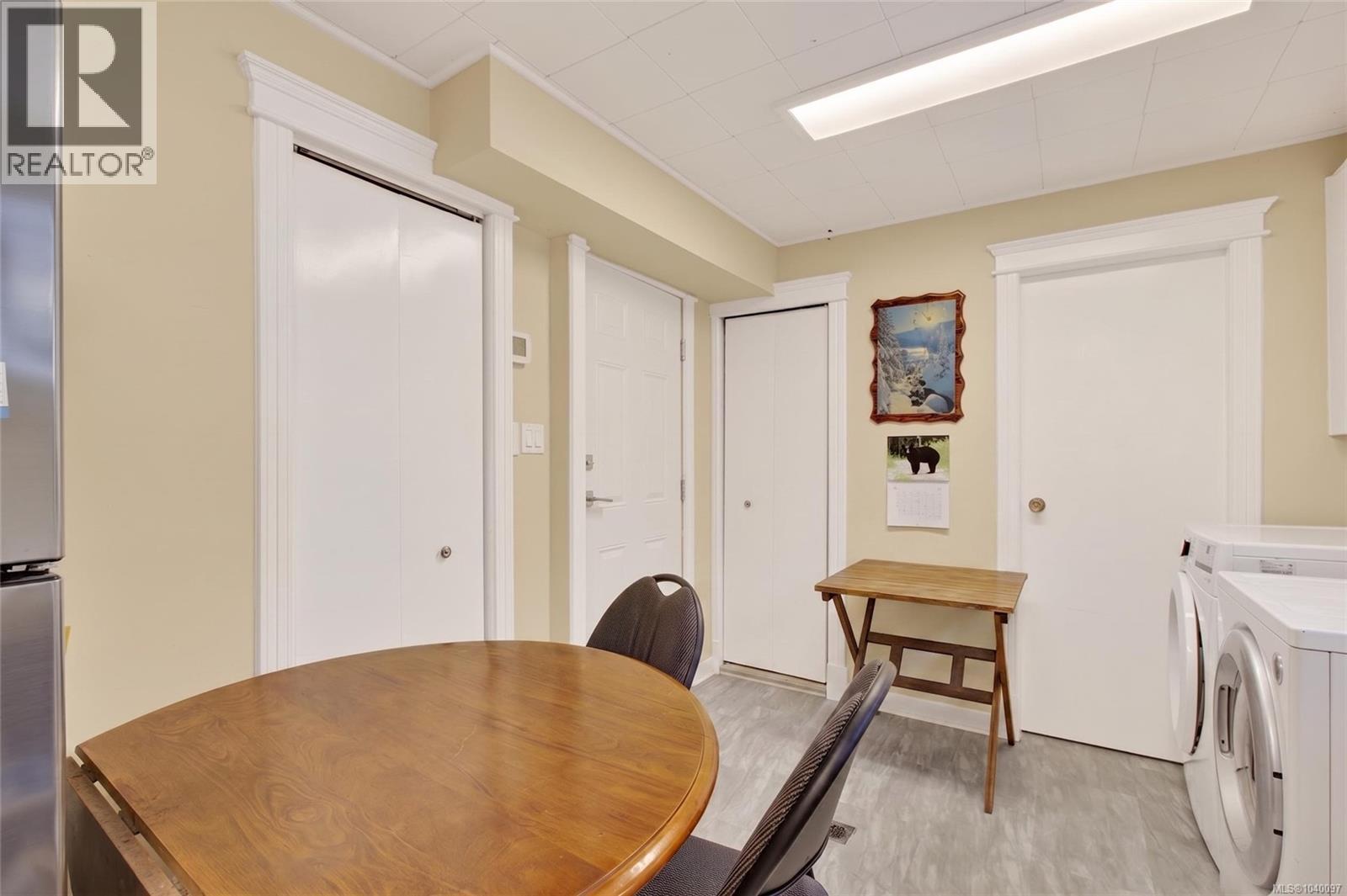 680 View Ave - 31