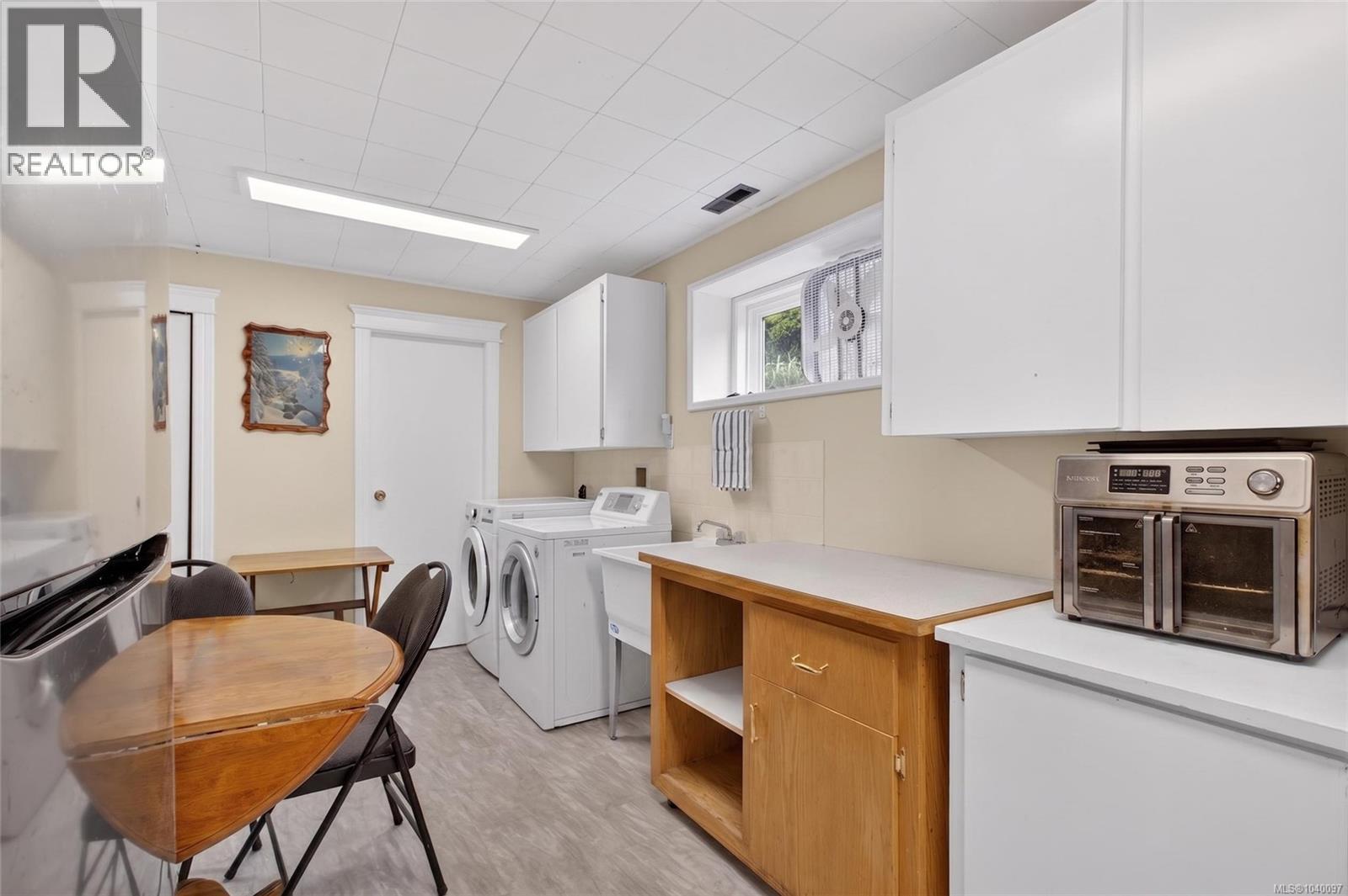 680 View Ave - 17