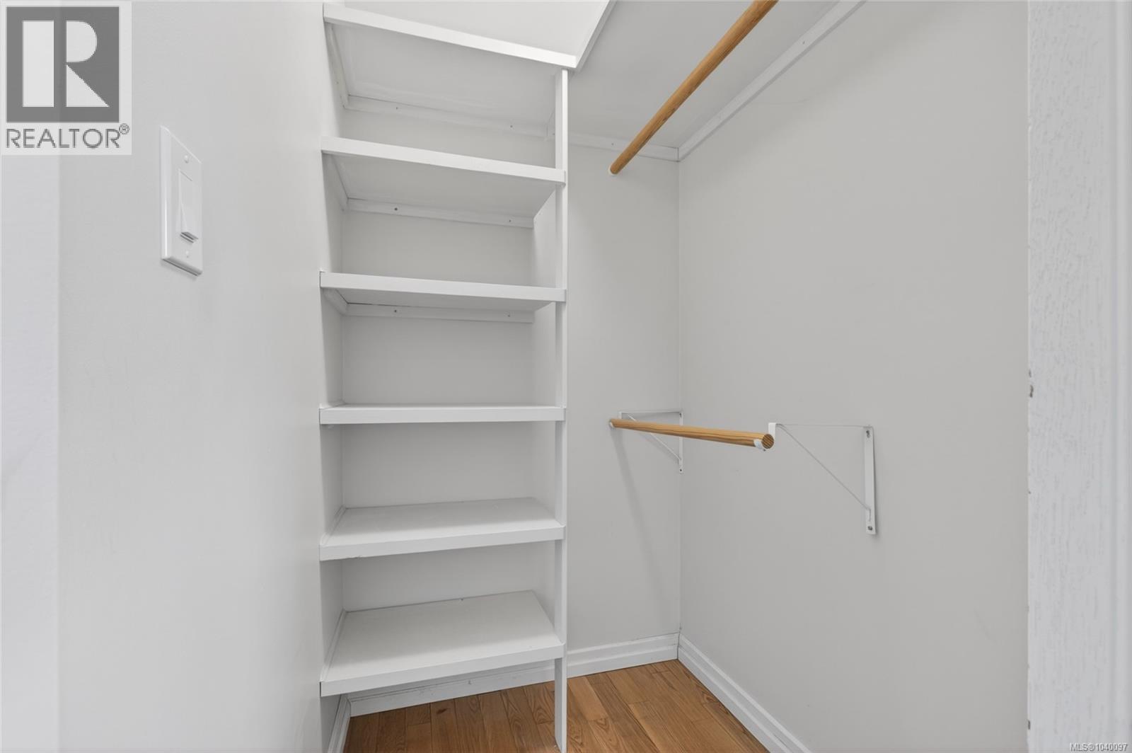 680 View Ave - 27