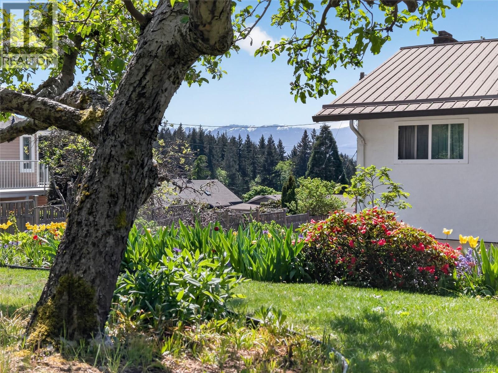 680 View Ave - 70