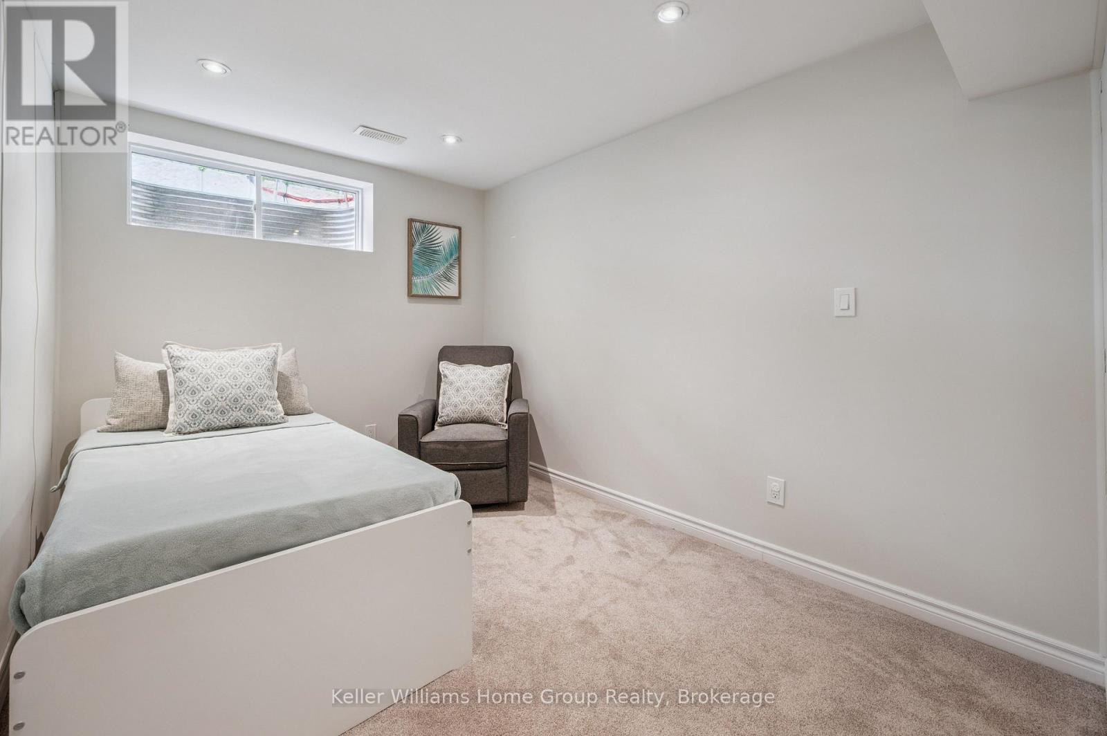 #12 254 GOSLING GARDENS - 26