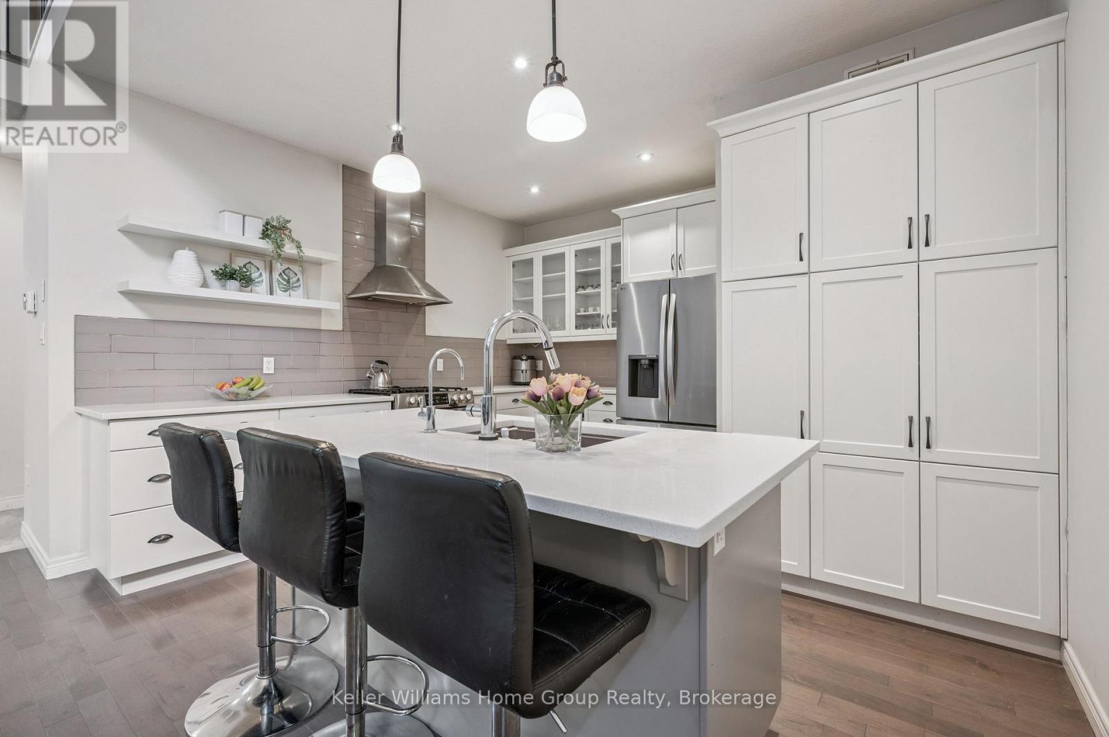 #12 254 GOSLING GARDENS - 8