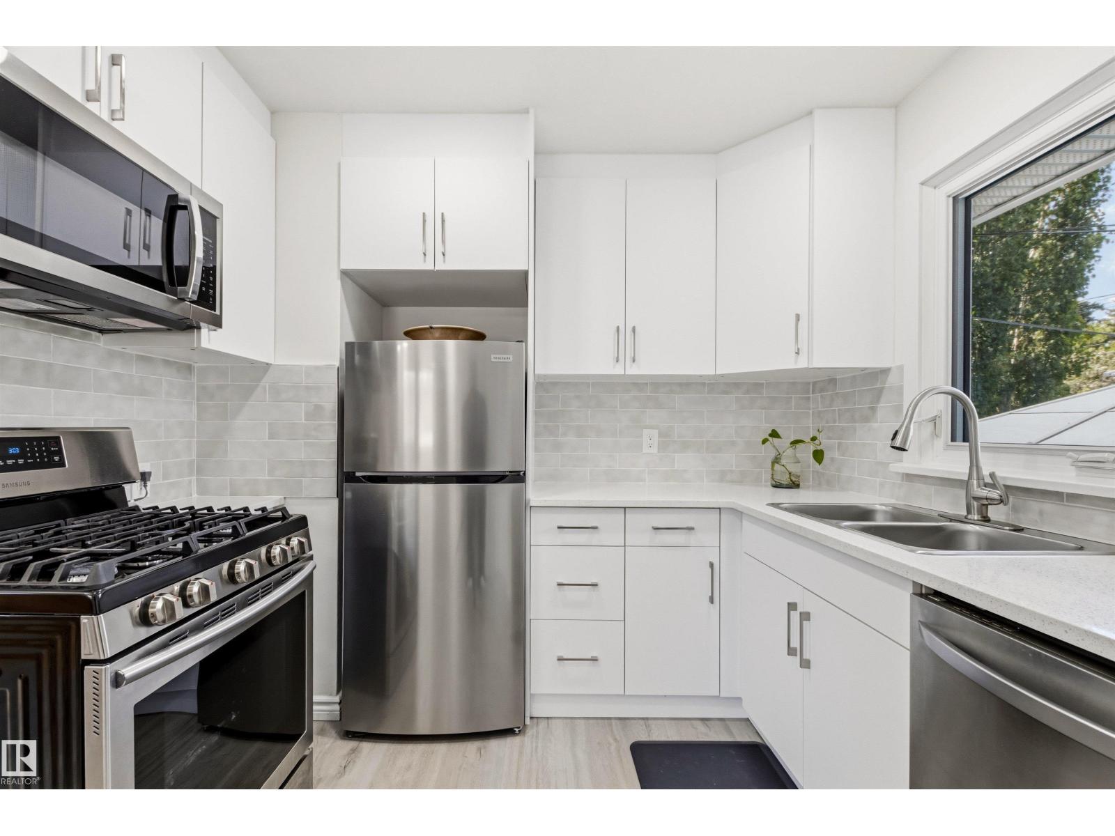 8708 89 AV NW — photo 10