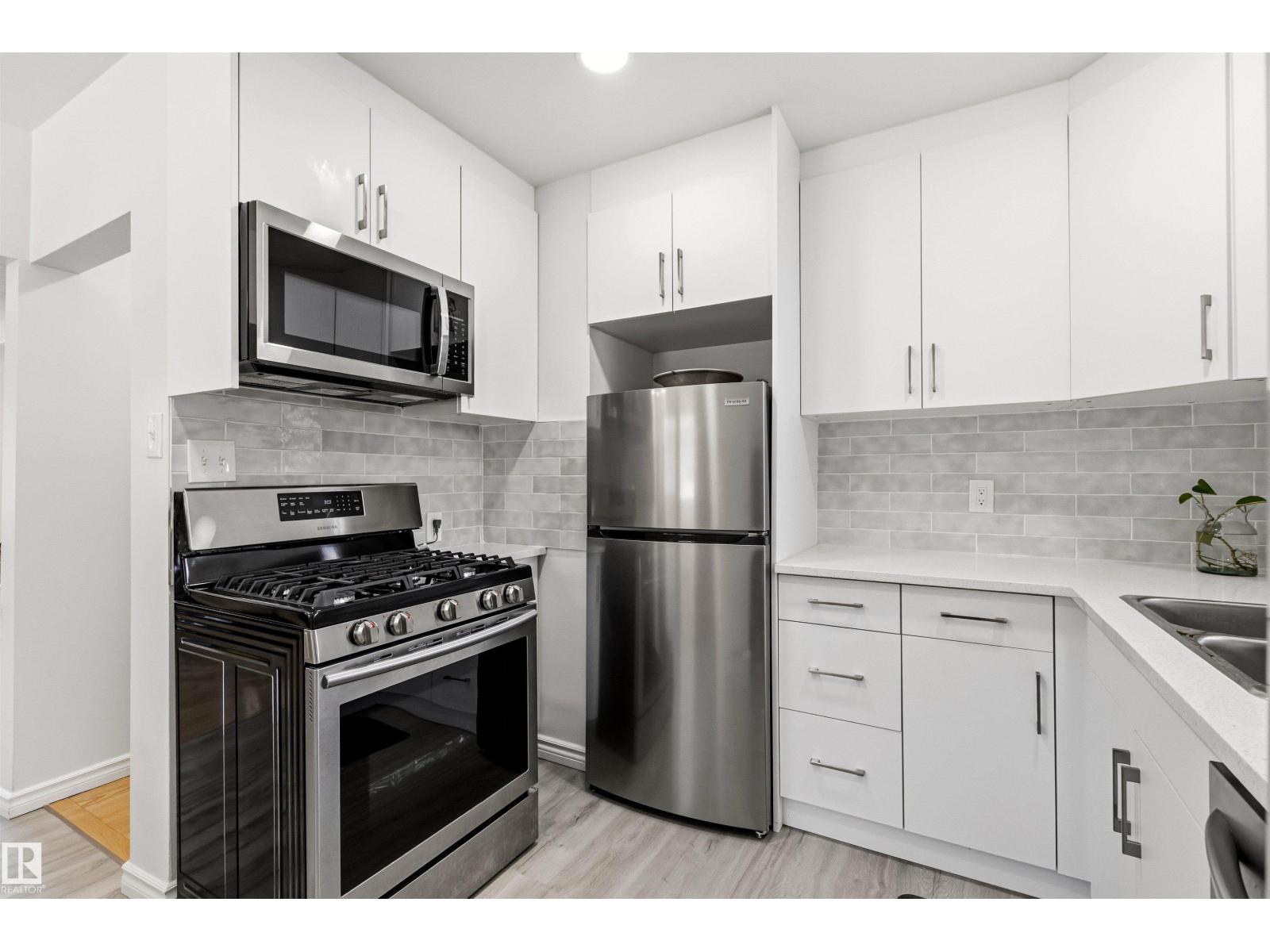 8708 89 AV NW — photo 12