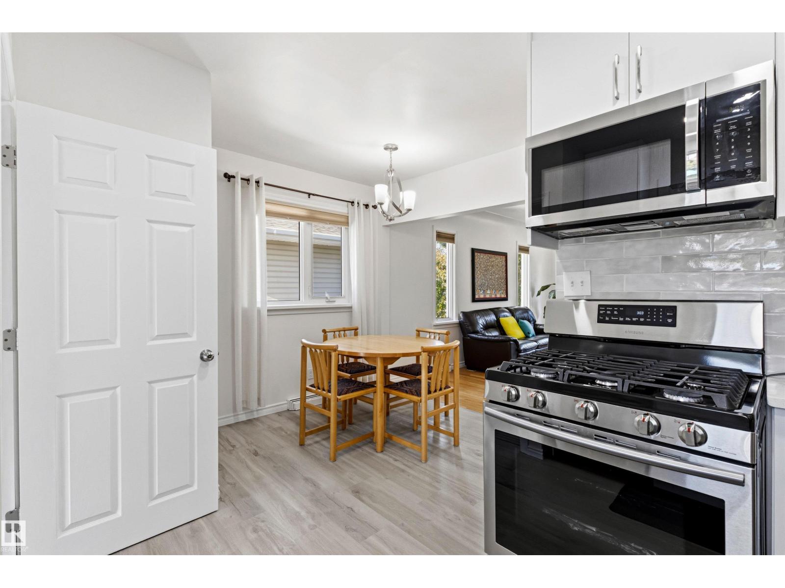 8708 89 AV NW — photo 13