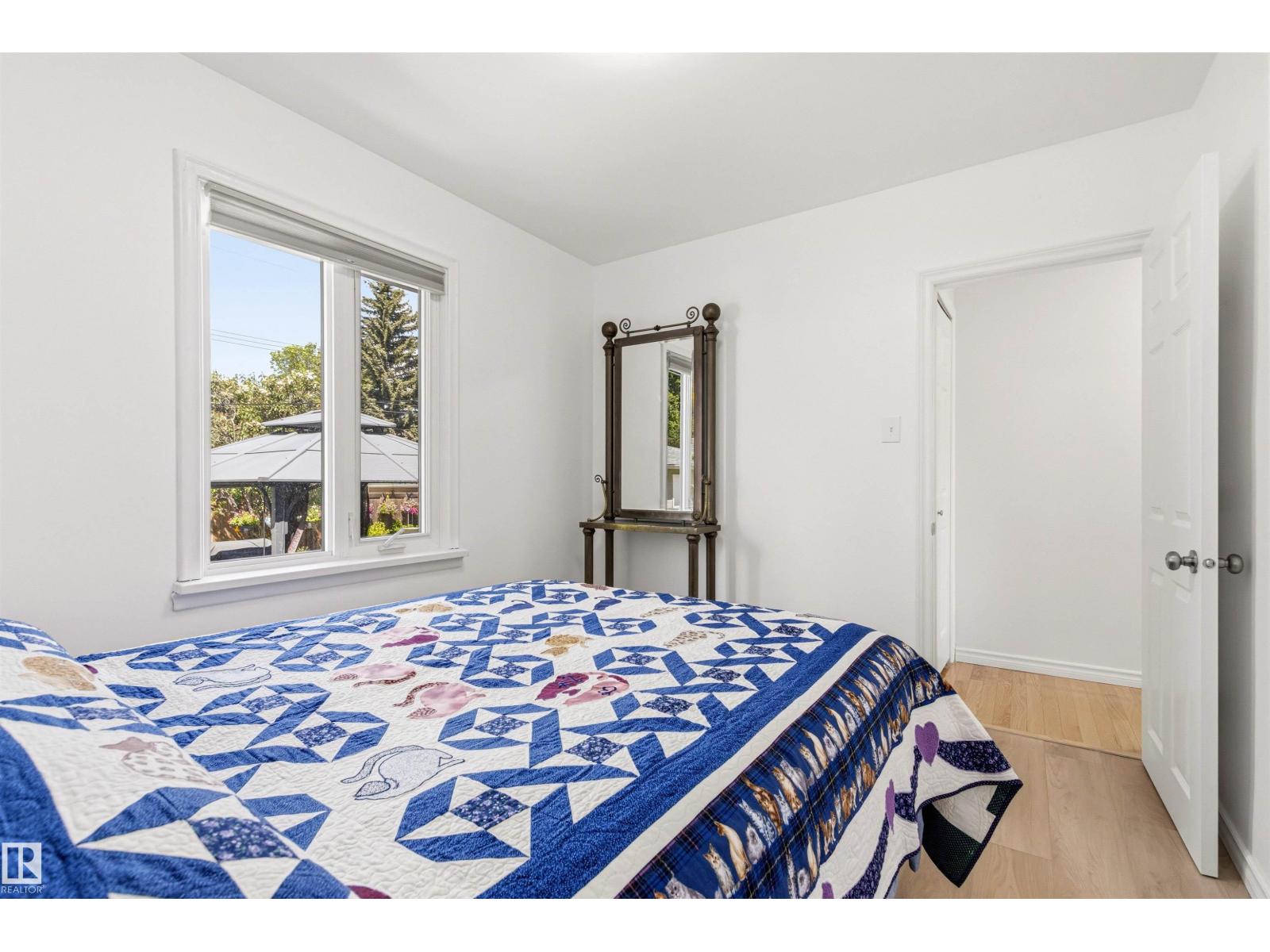 8708 89 AV NW — photo 16