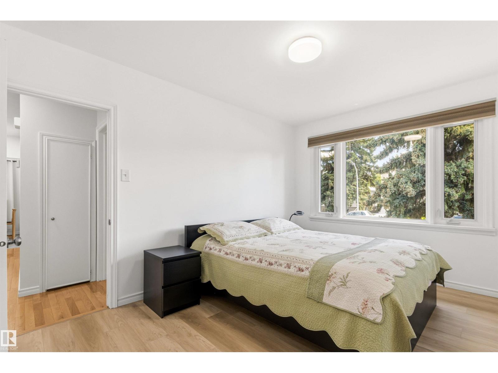 8708 89 AV NW — photo 21