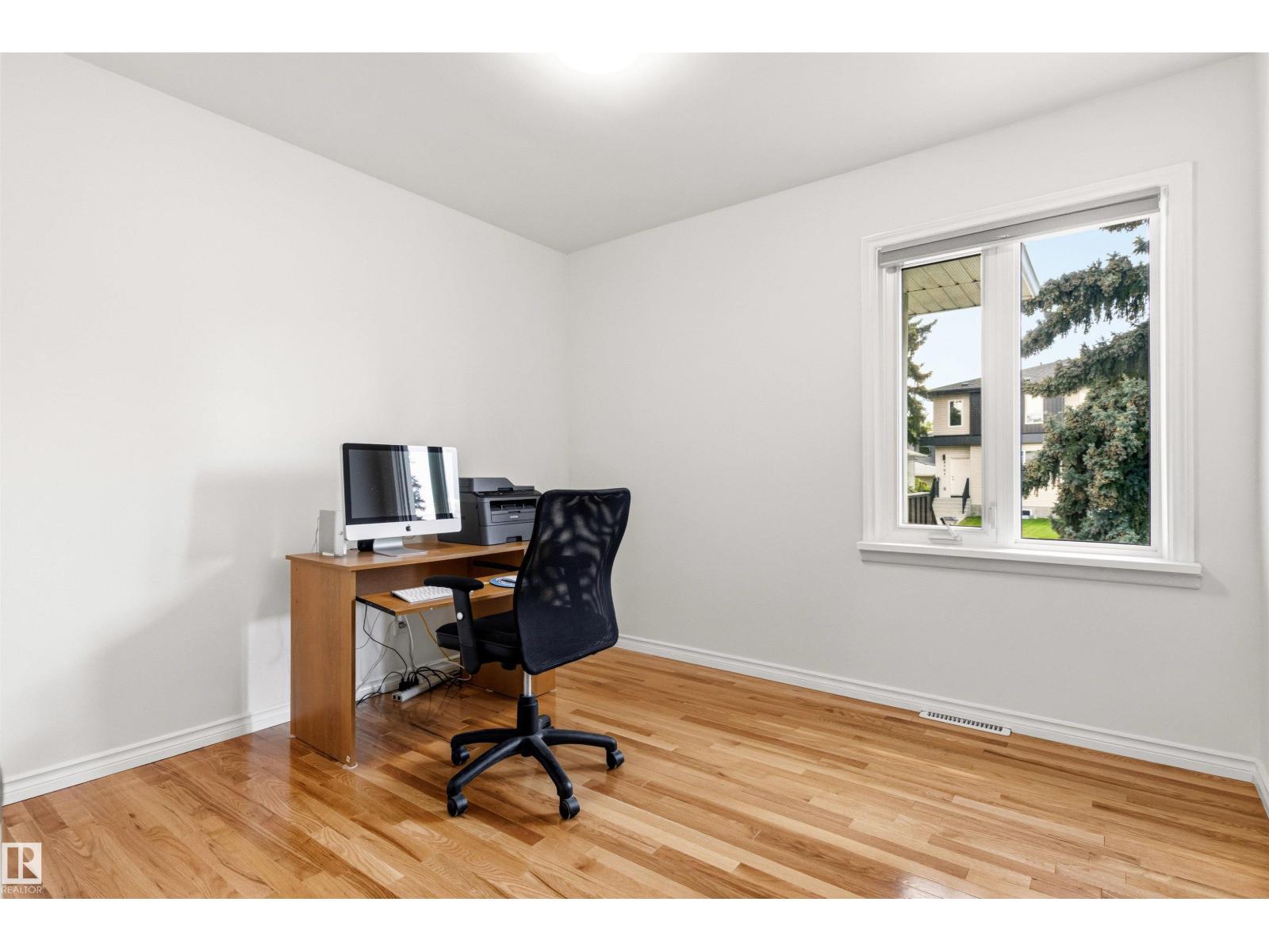 8708 89 AV NW — photo 23