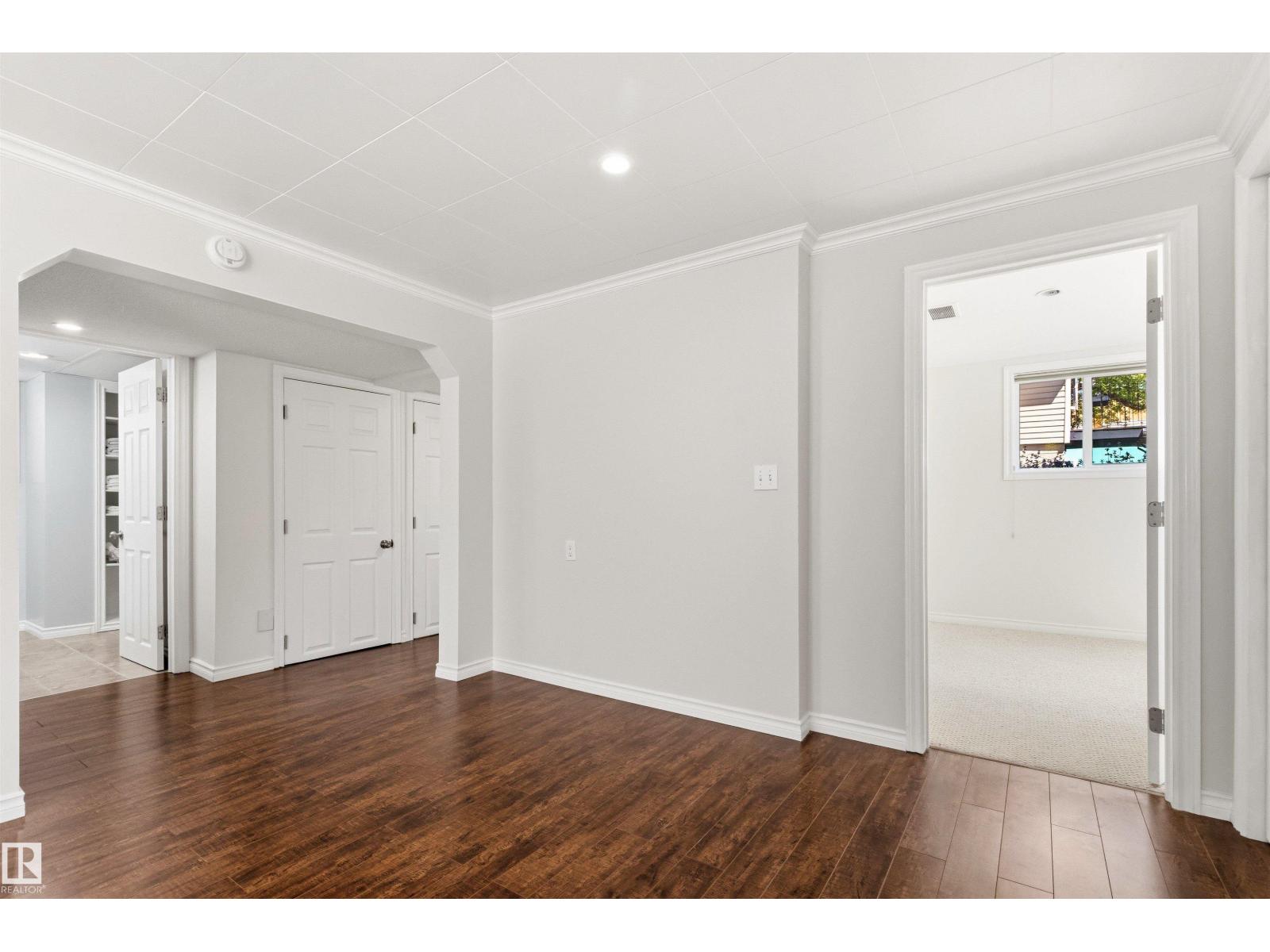 8708 89 AV NW — photo 29