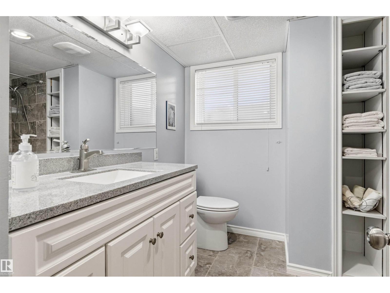 8708 89 AV NW — photo 33
