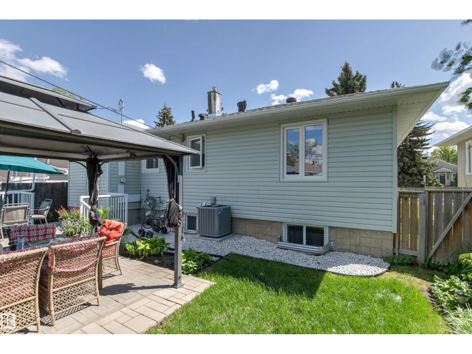 8708 89 AV NW — photo 42