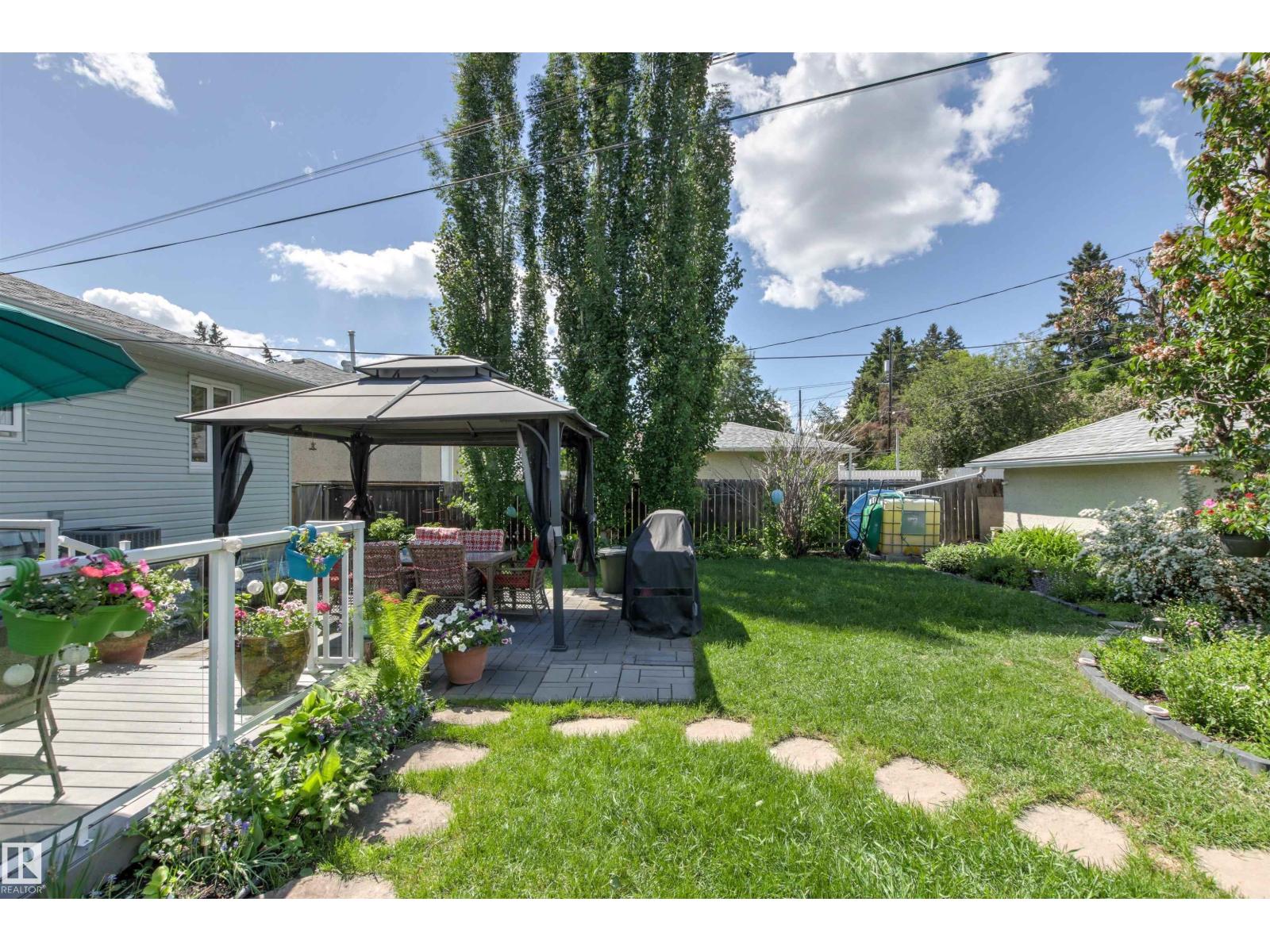 8708 89 AV NW — photo 47