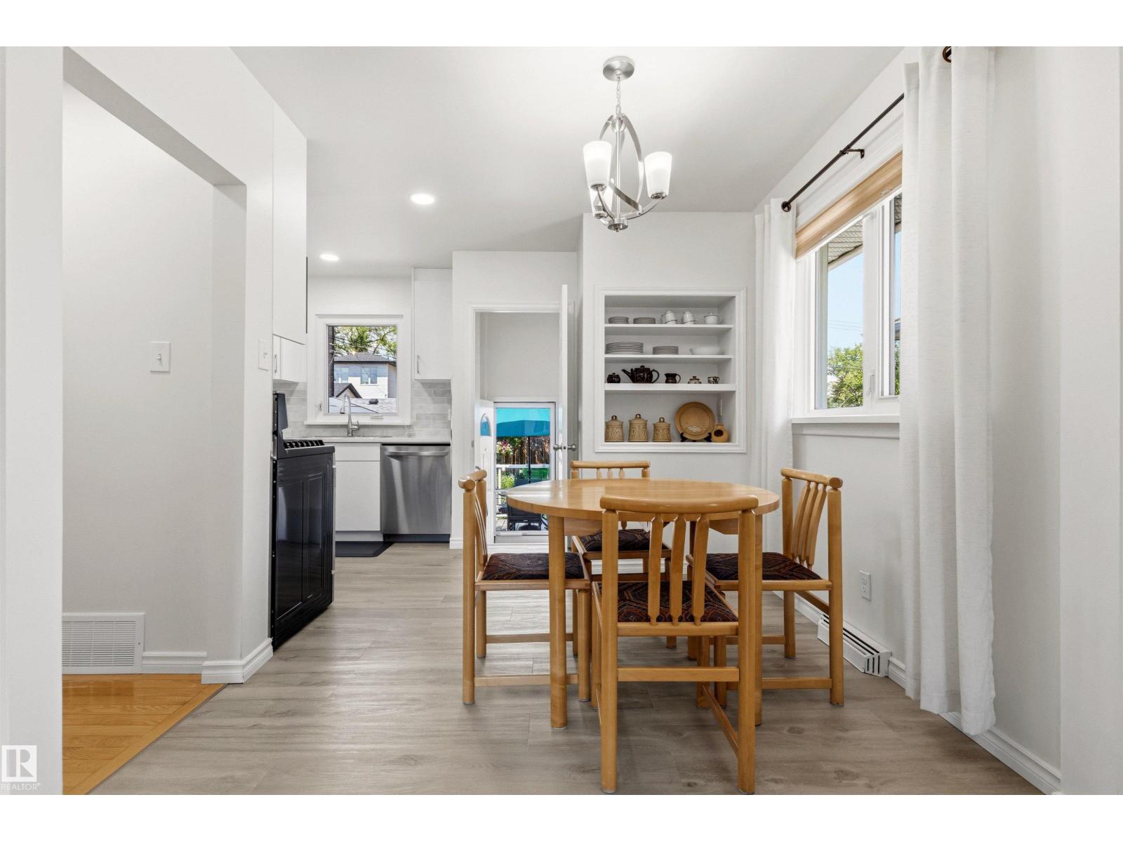 8708 89 AV NW — photo 7
