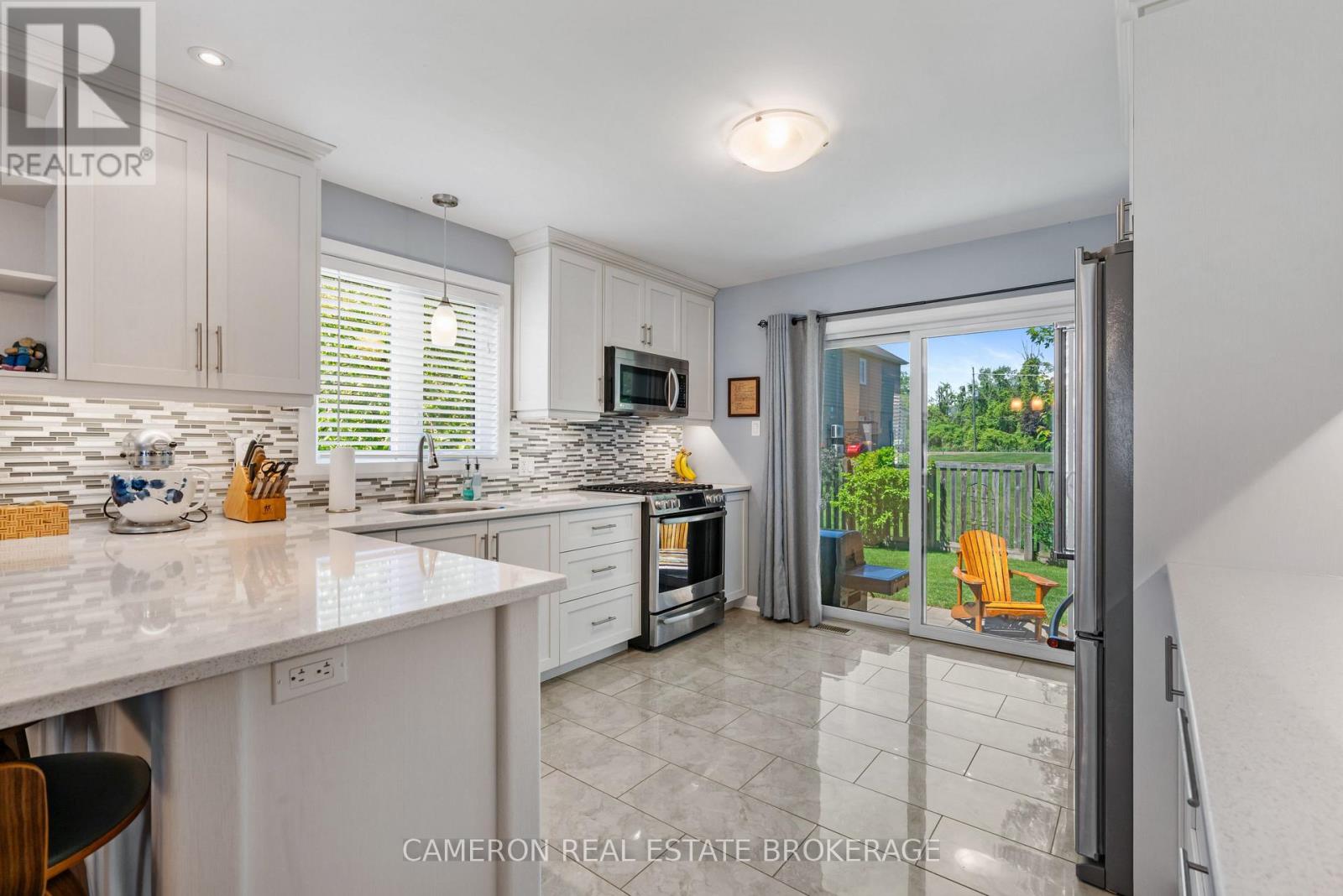 2207 HERON COURT - 10