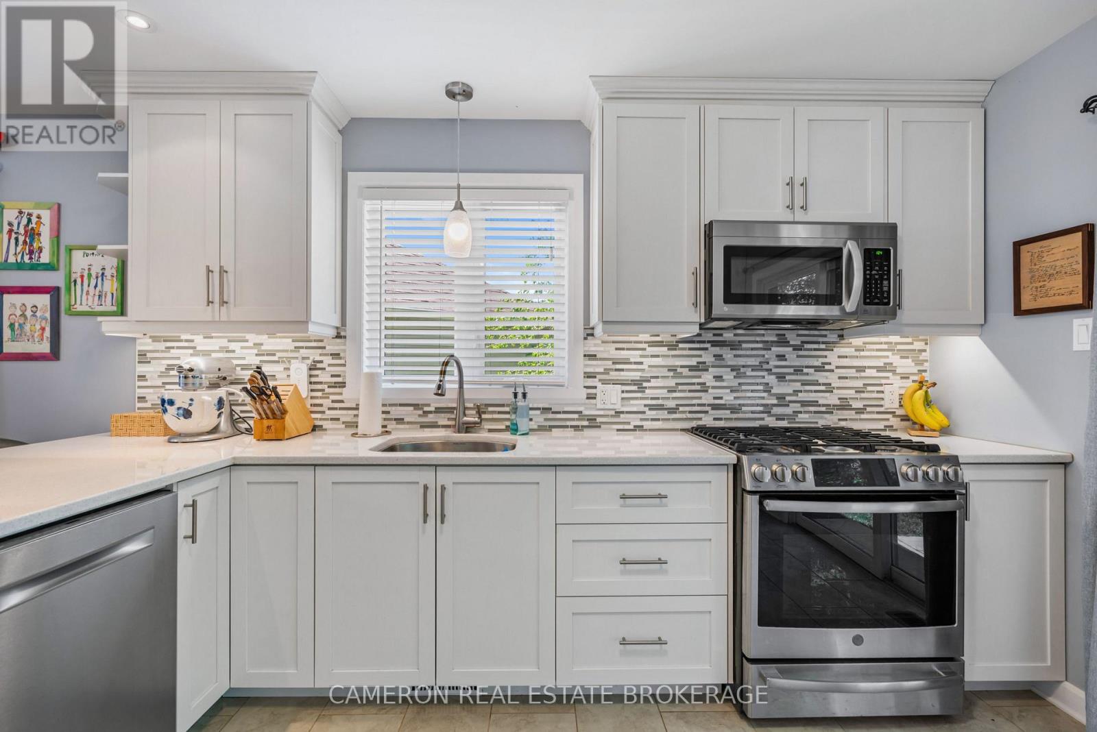 2207 HERON COURT - 12