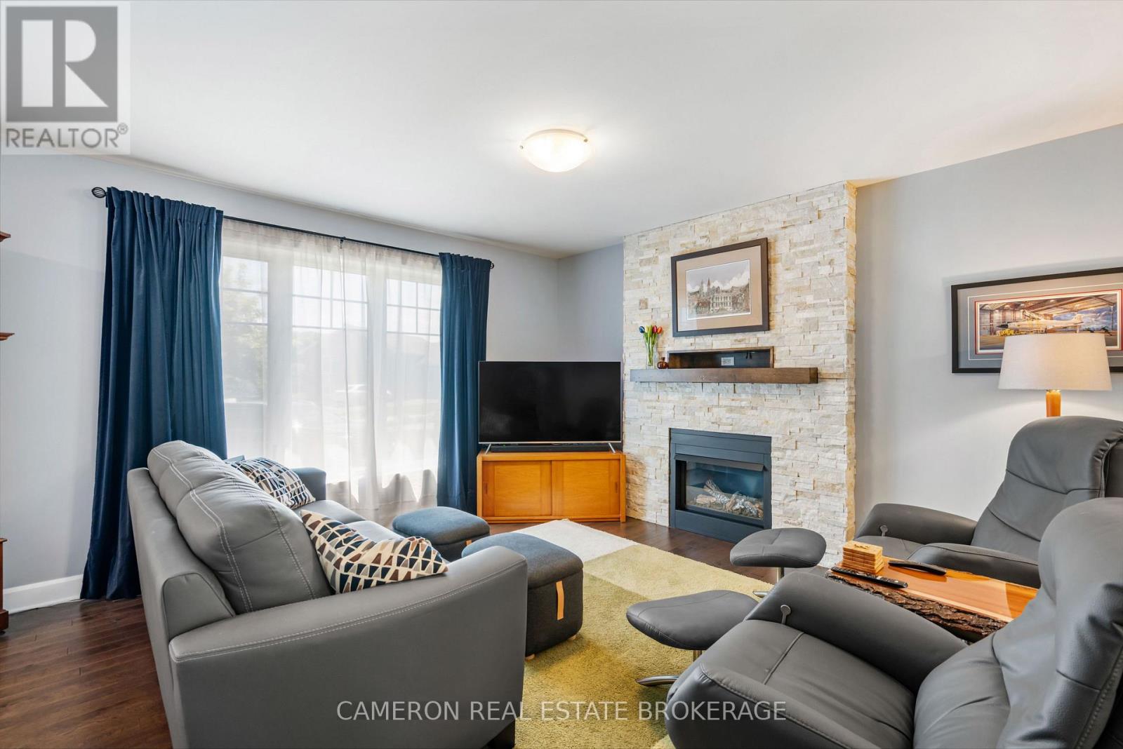 2207 HERON COURT - 6