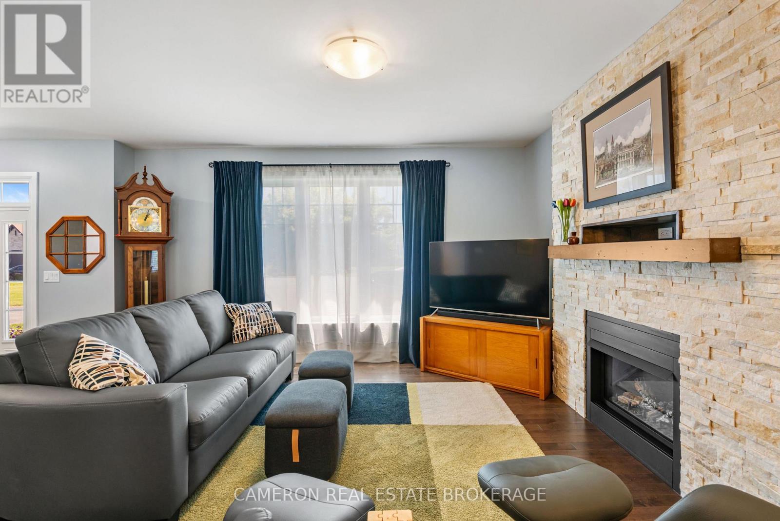 2207 HERON COURT - 7