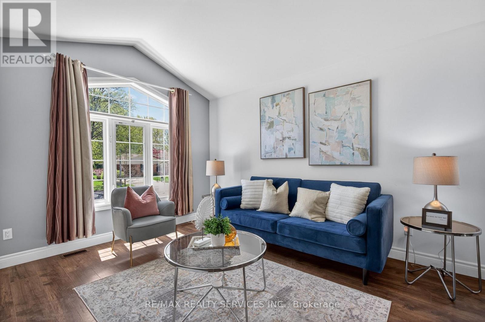 26 TRENT AVENUE - 12