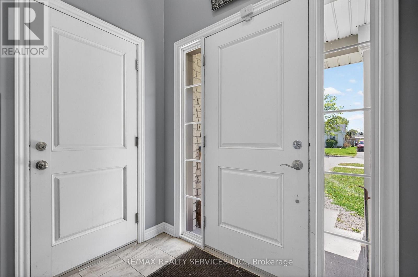 26 TRENT AVENUE - 3