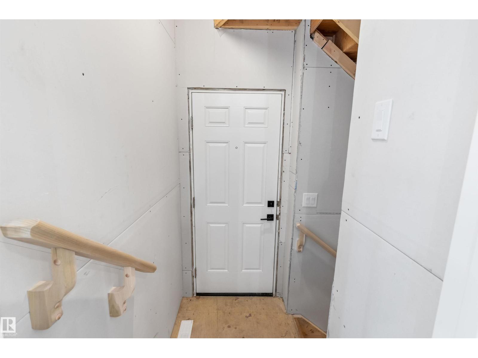 1060 CRISTALL CR SW - 37