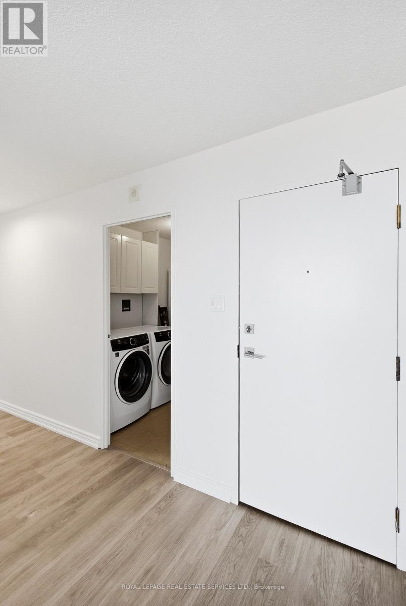 #14C 256 JARVIS STREET - 14