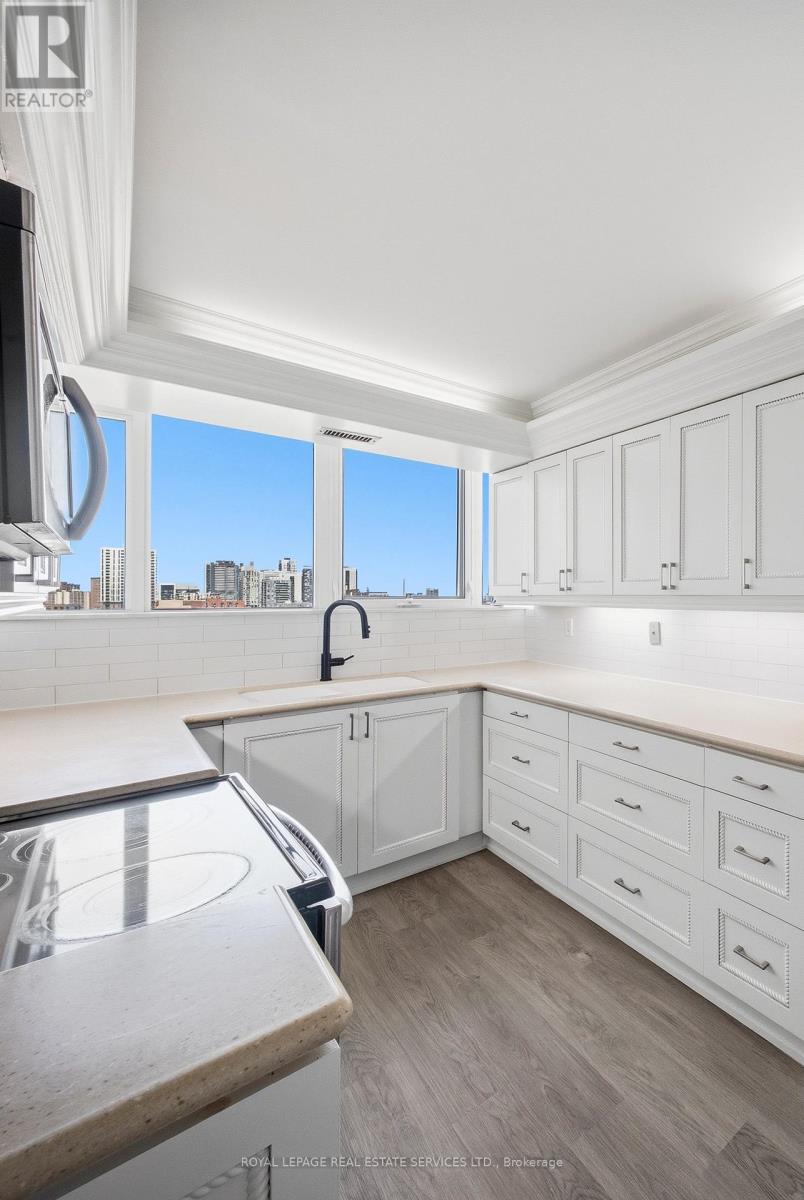 #14C 256 JARVIS STREET - 21