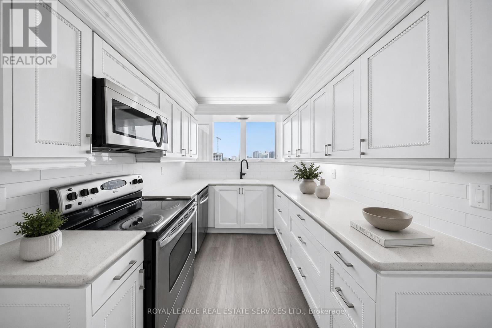 #14C 256 JARVIS STREET - 3