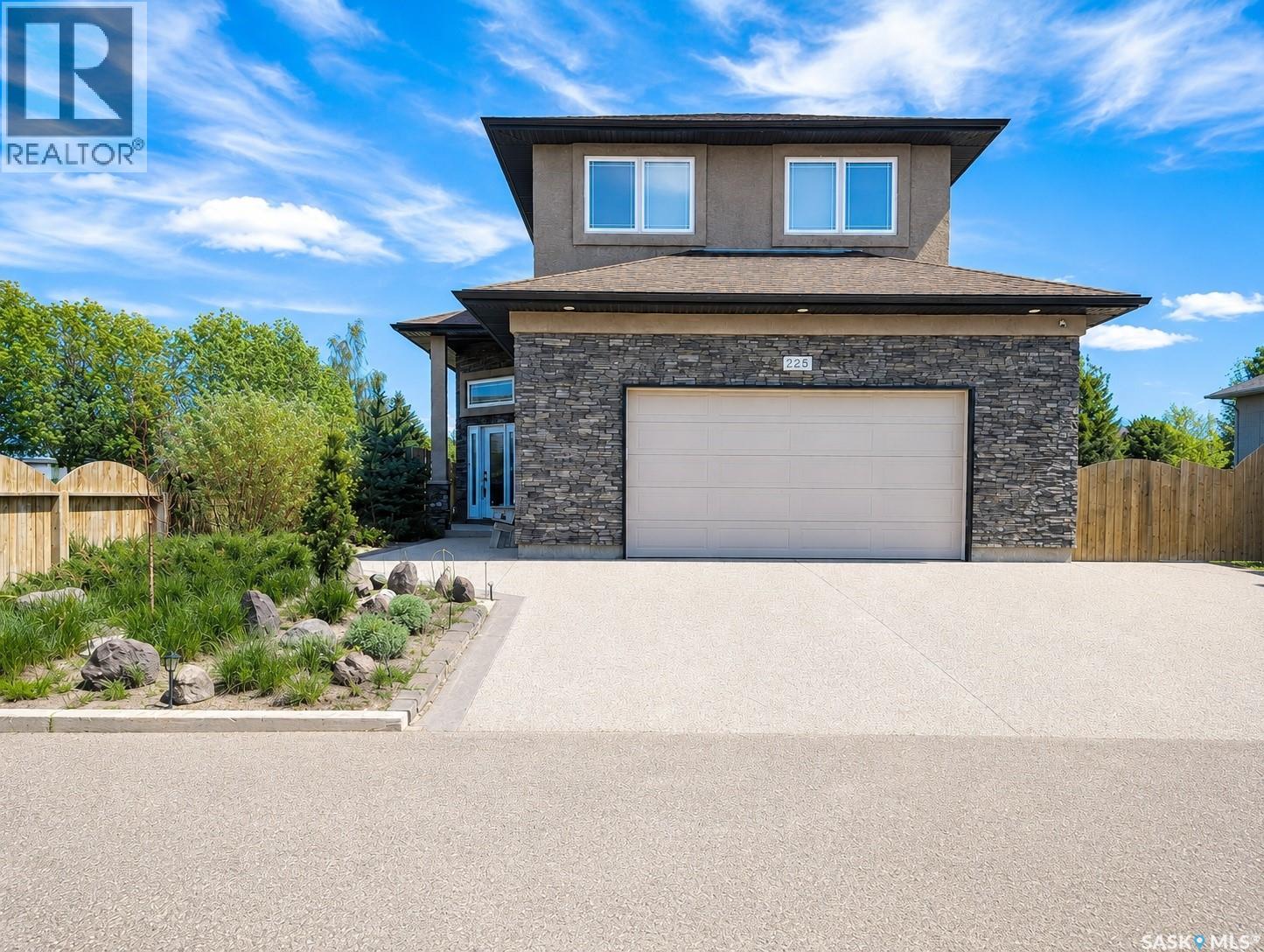 225 Willow Ridge DRIVE - 1