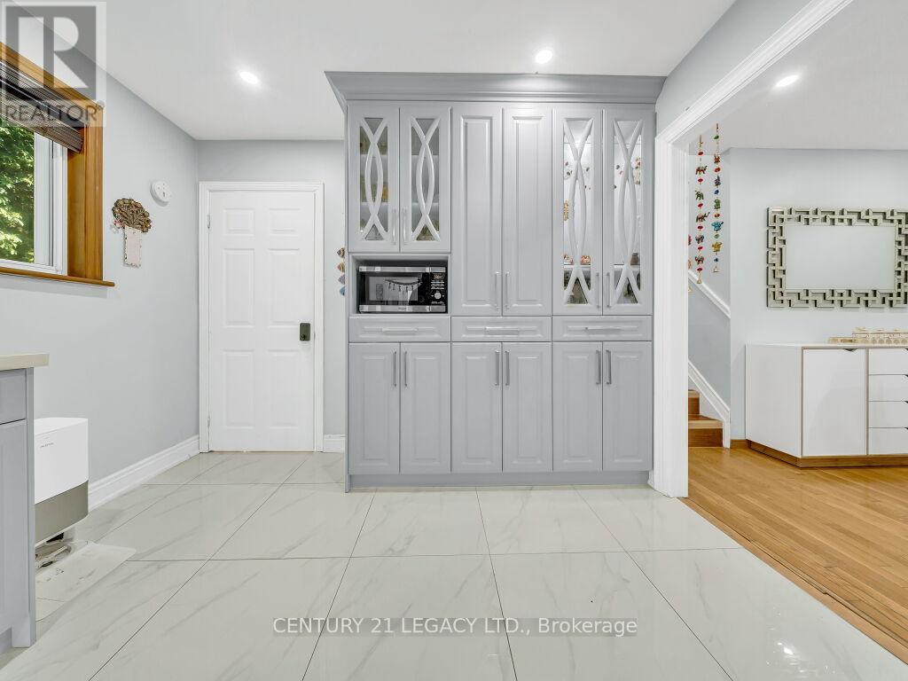 957 FRANCIS ROAD - 13