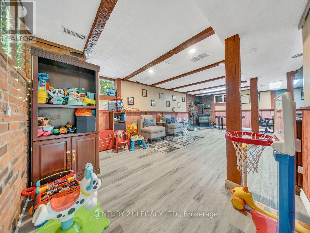 957 FRANCIS ROAD - 22