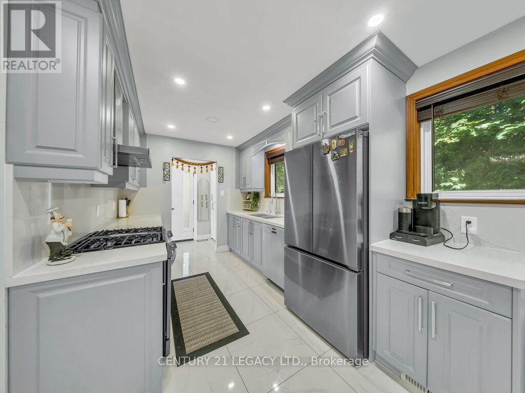 957 FRANCIS ROAD - 14